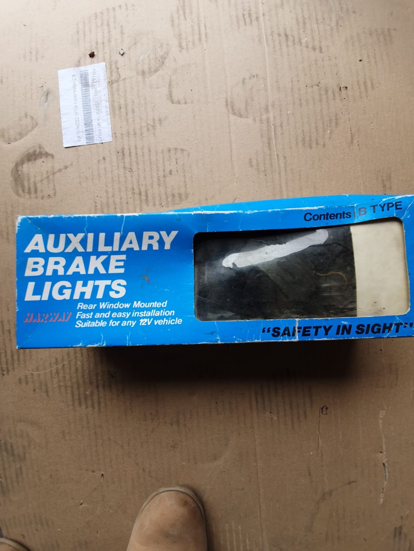 AUXILIARY BRAKE LIGHT