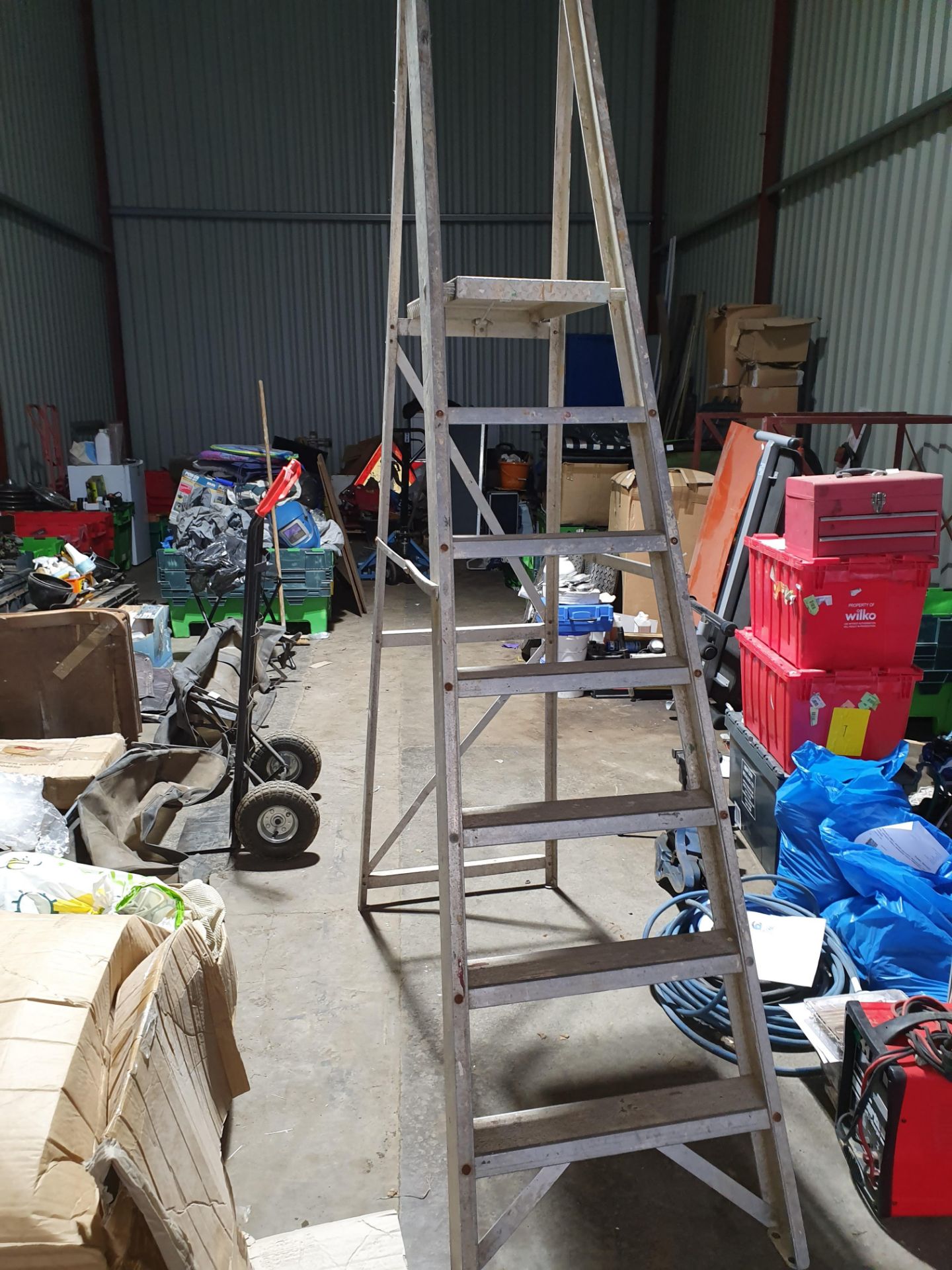 8FT HIGH METAL LADDER