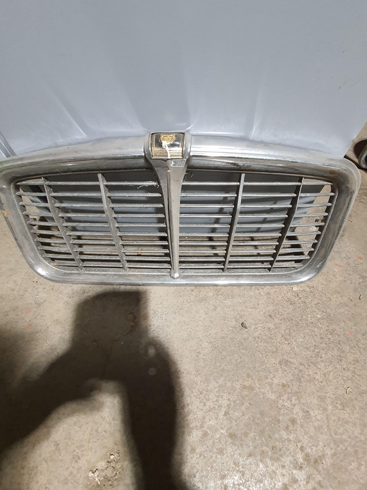 JAGUAR CHROME GRILL