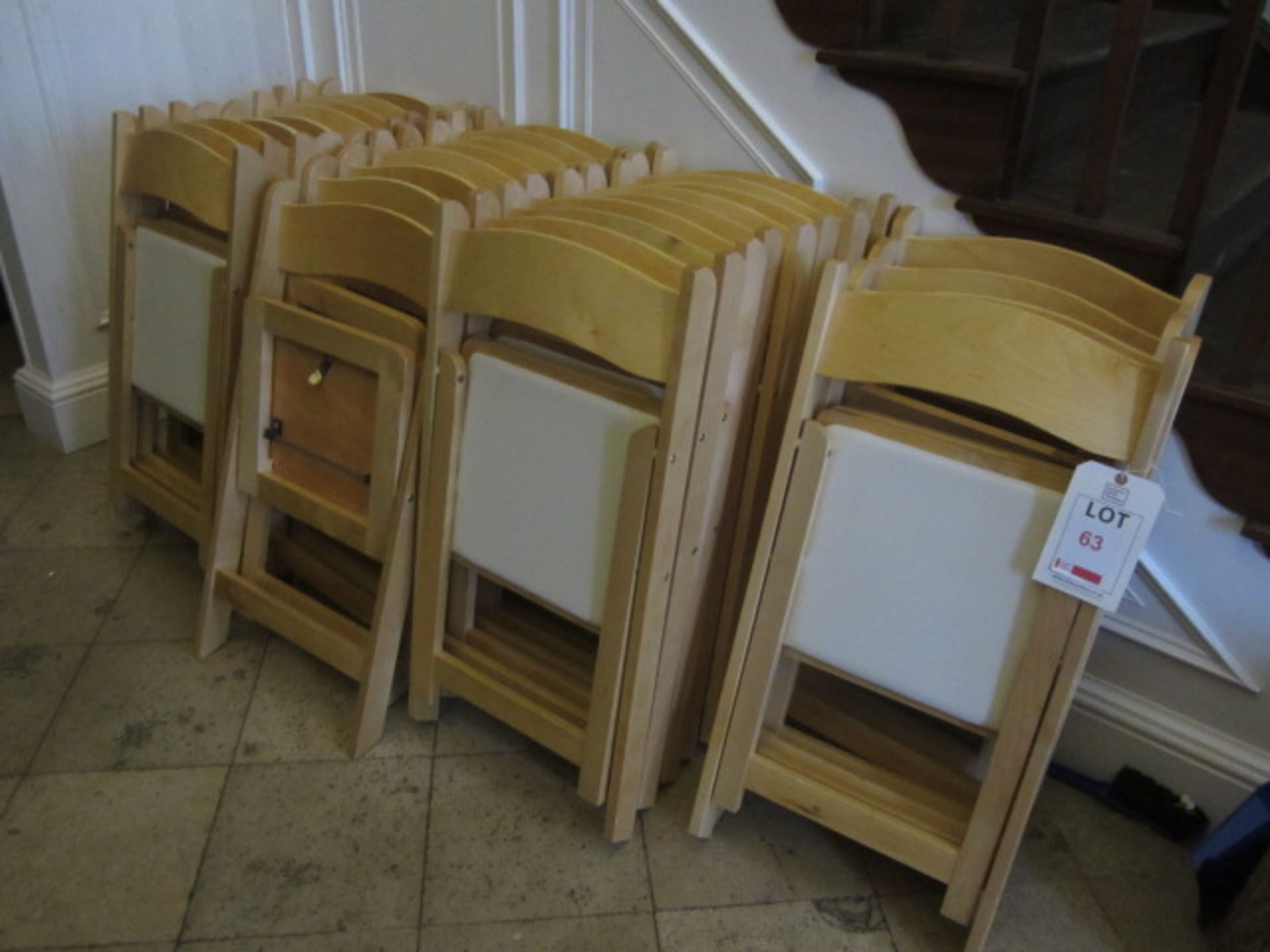 30 x folding lightwood dining chairs with leatherette seat cushions