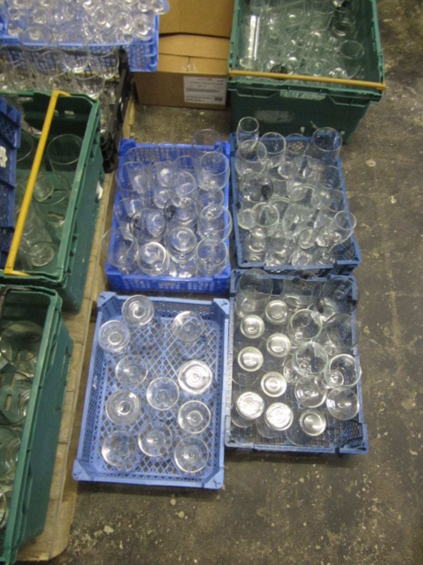 Quantity of assorted glassware - Image 7 of 8