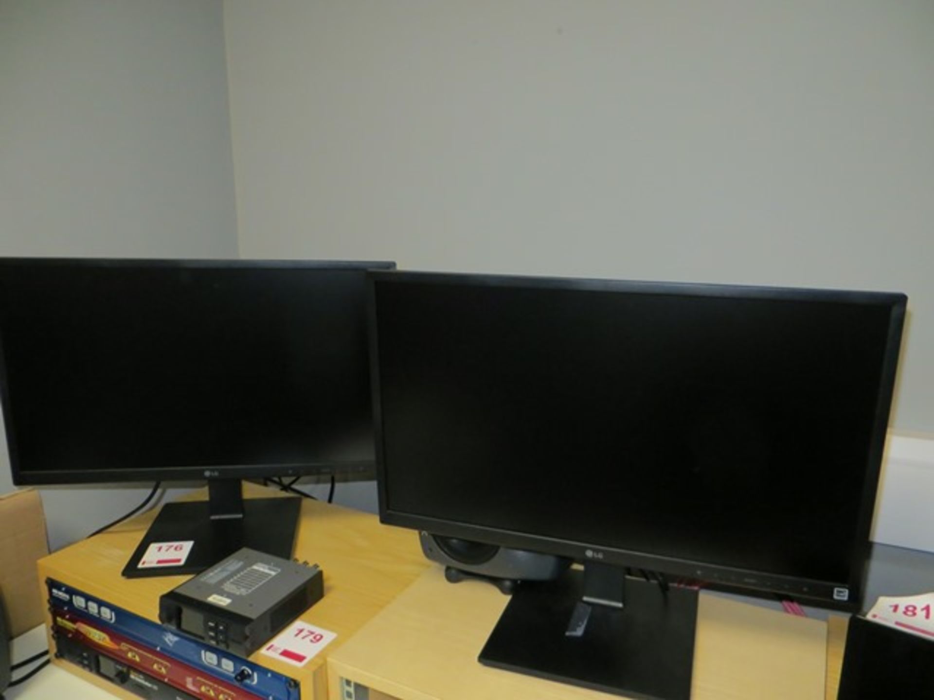 Two LG 24BK550Y-B 24" colour monitors