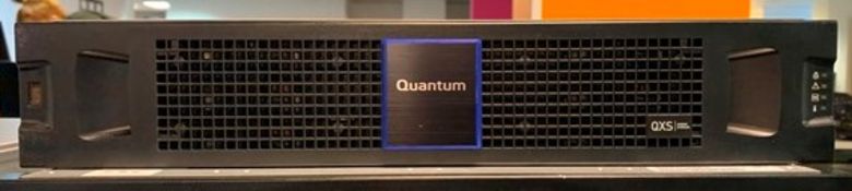 Quantum QXS hybrid storage unit model 8-01580-02 s/n qtmchou-18023b324f c/w 12 x Seagate 4Tb SAS