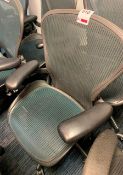 Herman Miller Aeron office swivel & tilt elbow chair Green mesh