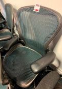 Herman Miller Aeron office swivel & tilt elbow chair Green mesh