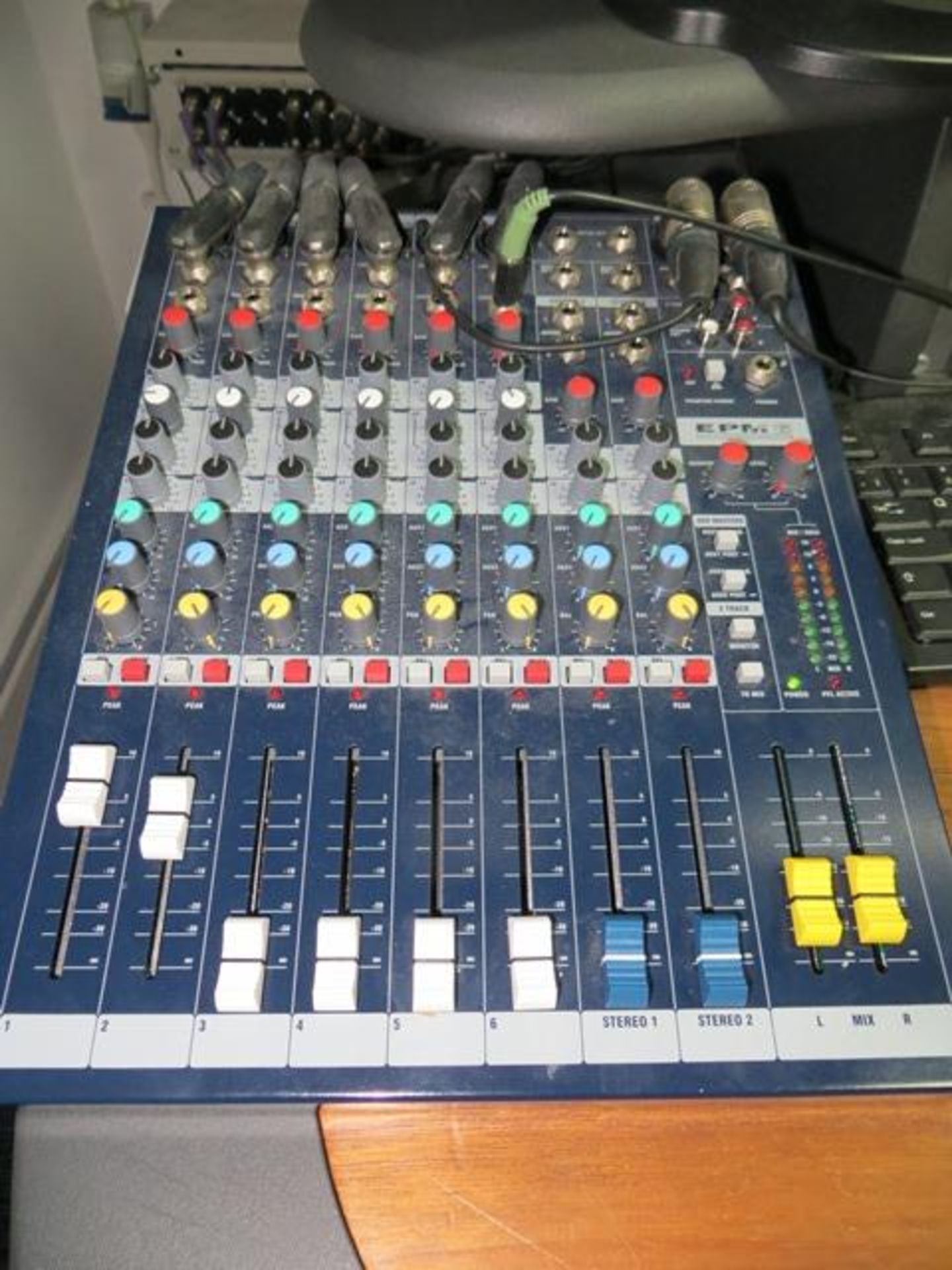 Soundcraft EPM6 six channel analogue mixer