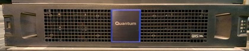 Quantum QXS hybrid storage unit model 8-01580-02 s/n qtmchou-18023b327c c/w 12 x Seagate 6Tb SAS