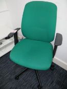 Swivel elbow chair green cloth