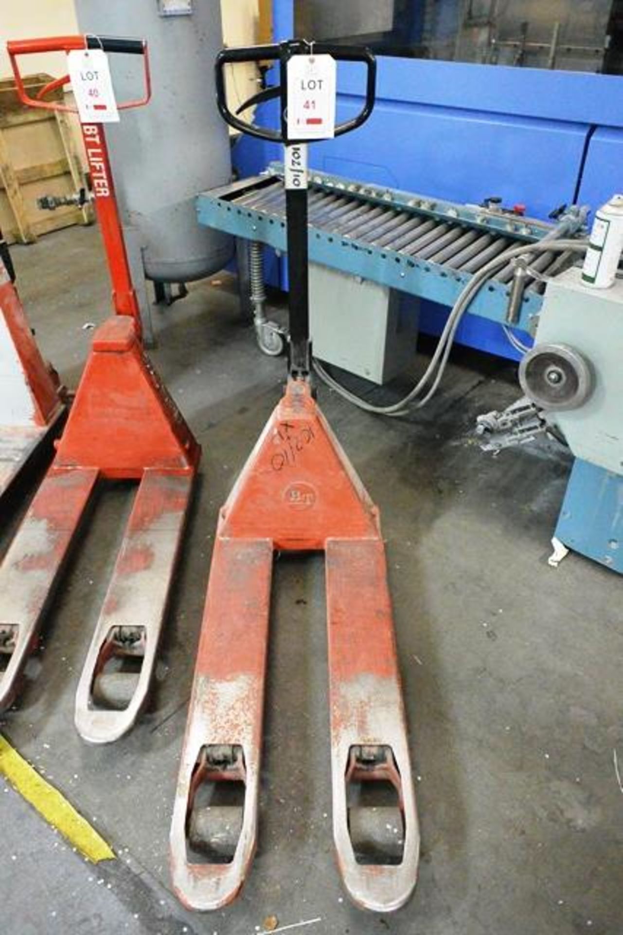 Pallet truck