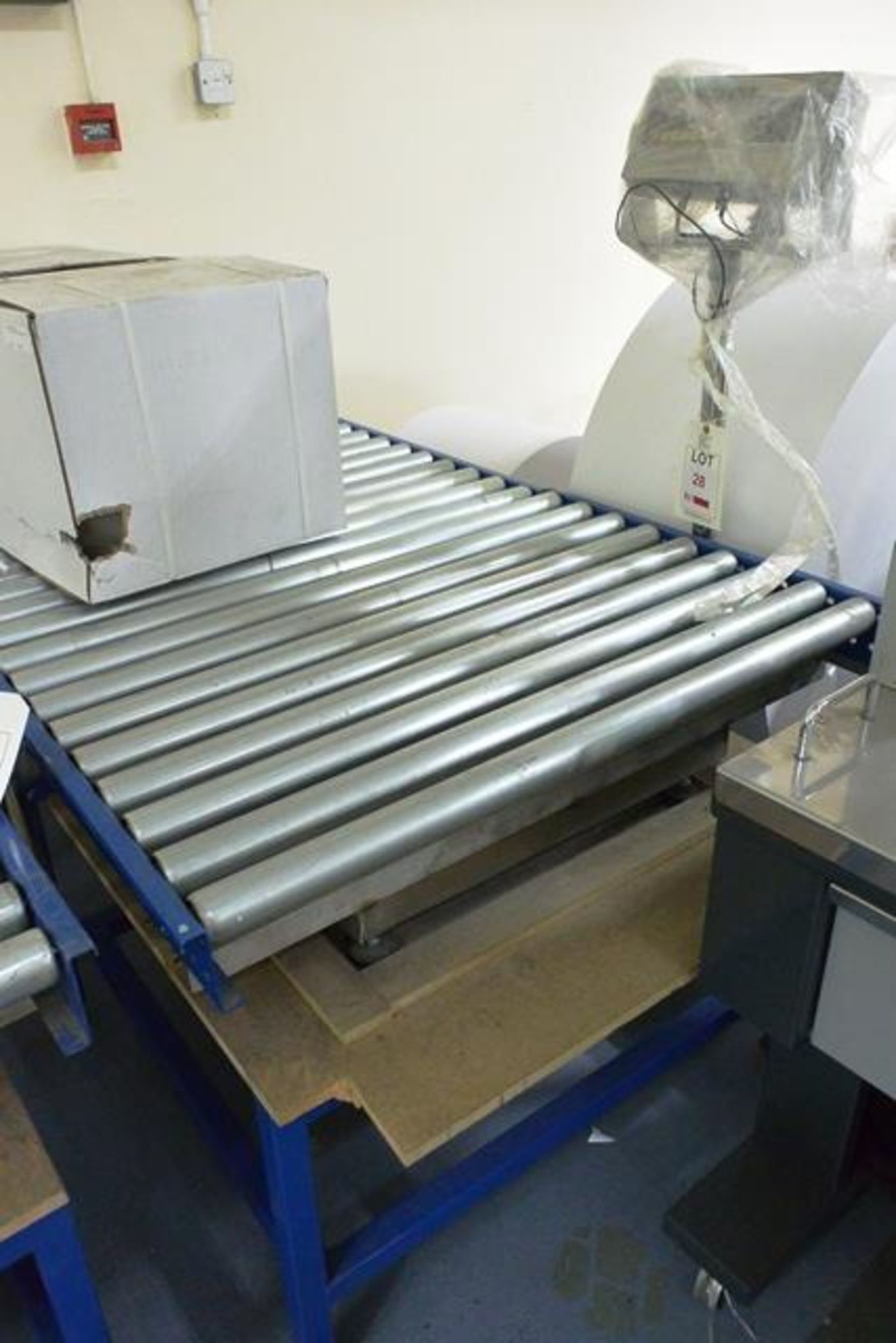 Roller weigh conveyor with weigh scale and digital readout, approx. length 1500mm