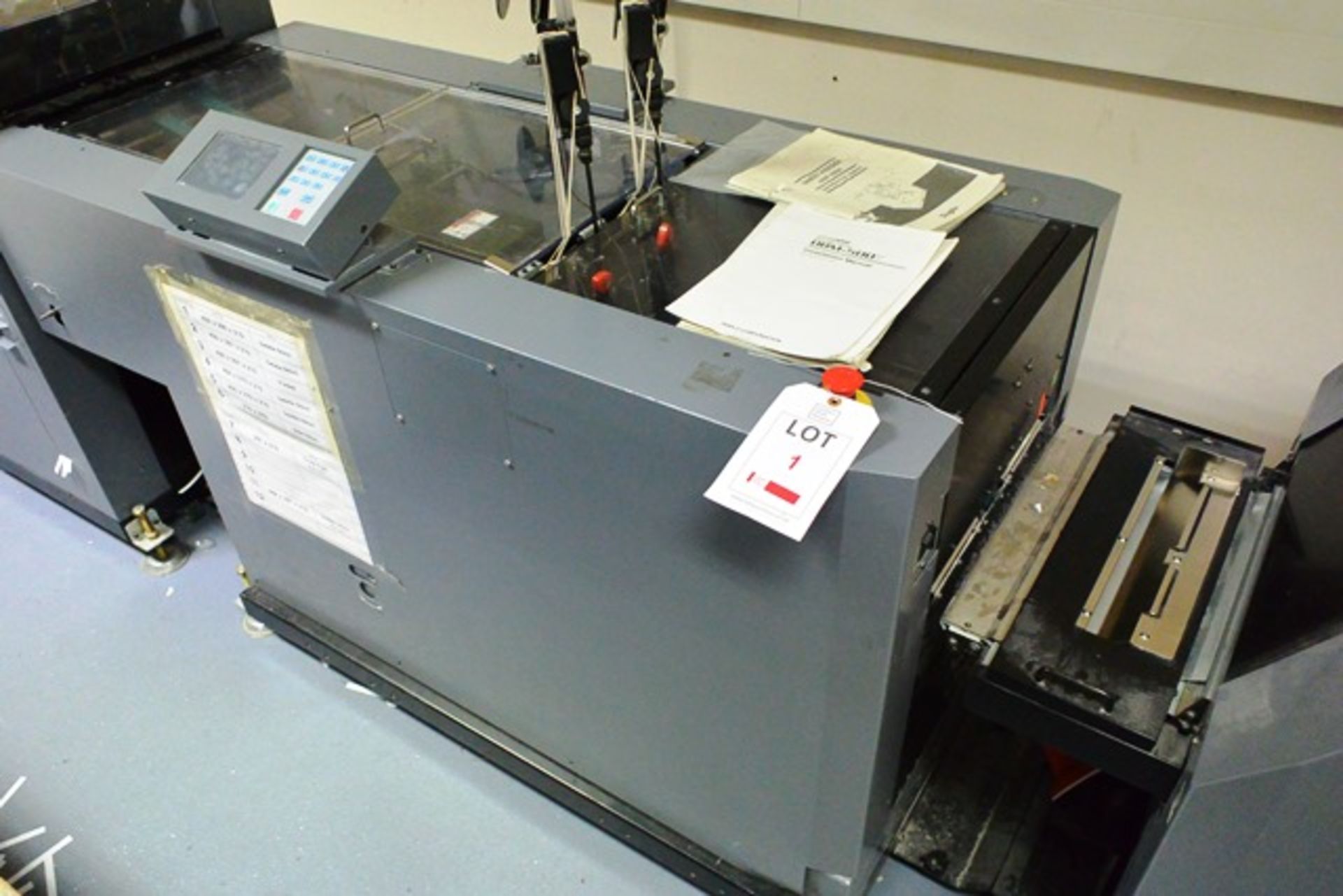Duplo System 5000 booklet maker, DBM-500T trimmer, serial no: 040600836, with ribbon conveyor, DBM - Image 3 of 9