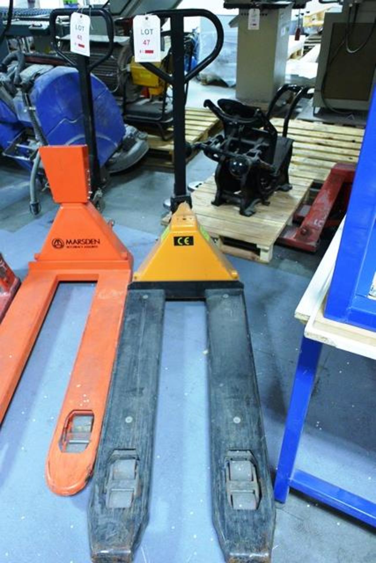 Pallet truck