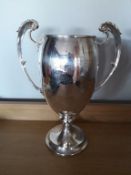 Hallmarked silver South Leeds Golf Club Challenge cup, 1925, presented by Mark Bunlby Esq, 1152g