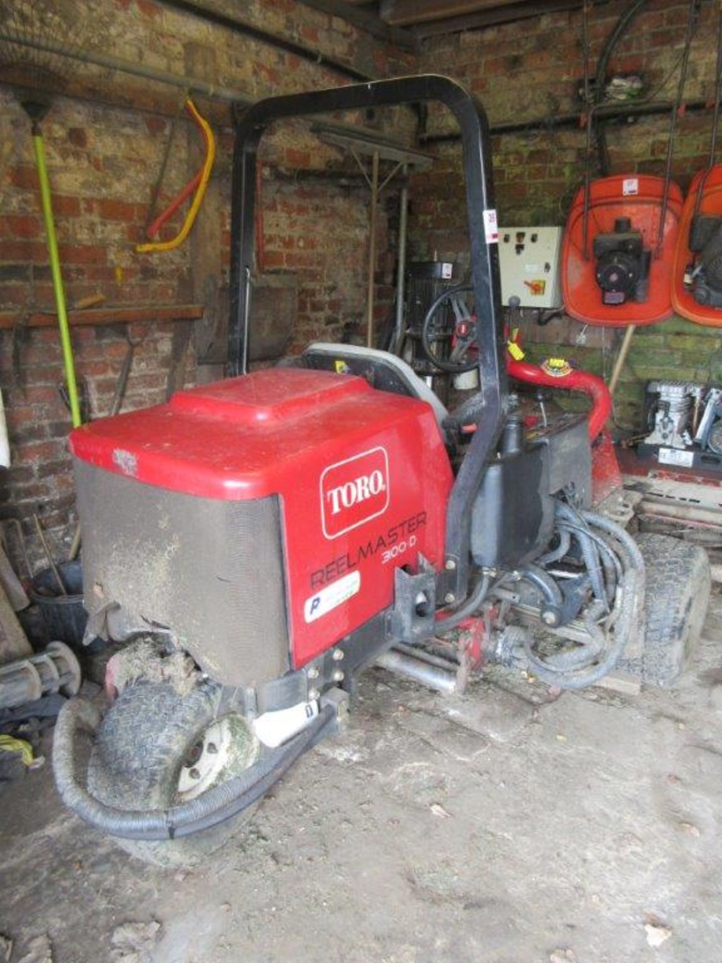 Toro Reelmaster 3100D 2-head cylinder mower (3090 hours) - Image 3 of 3