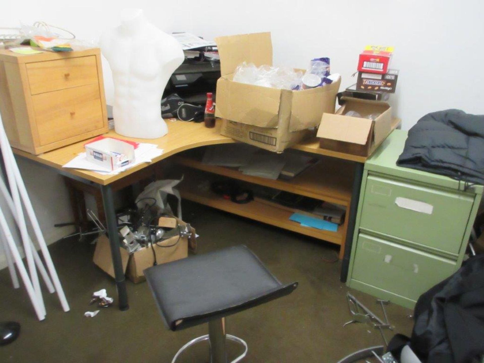 The remaining contents of Pro Shop to include pigeon hole storage unit, 2 easy chairs, side table, - Image 4 of 6