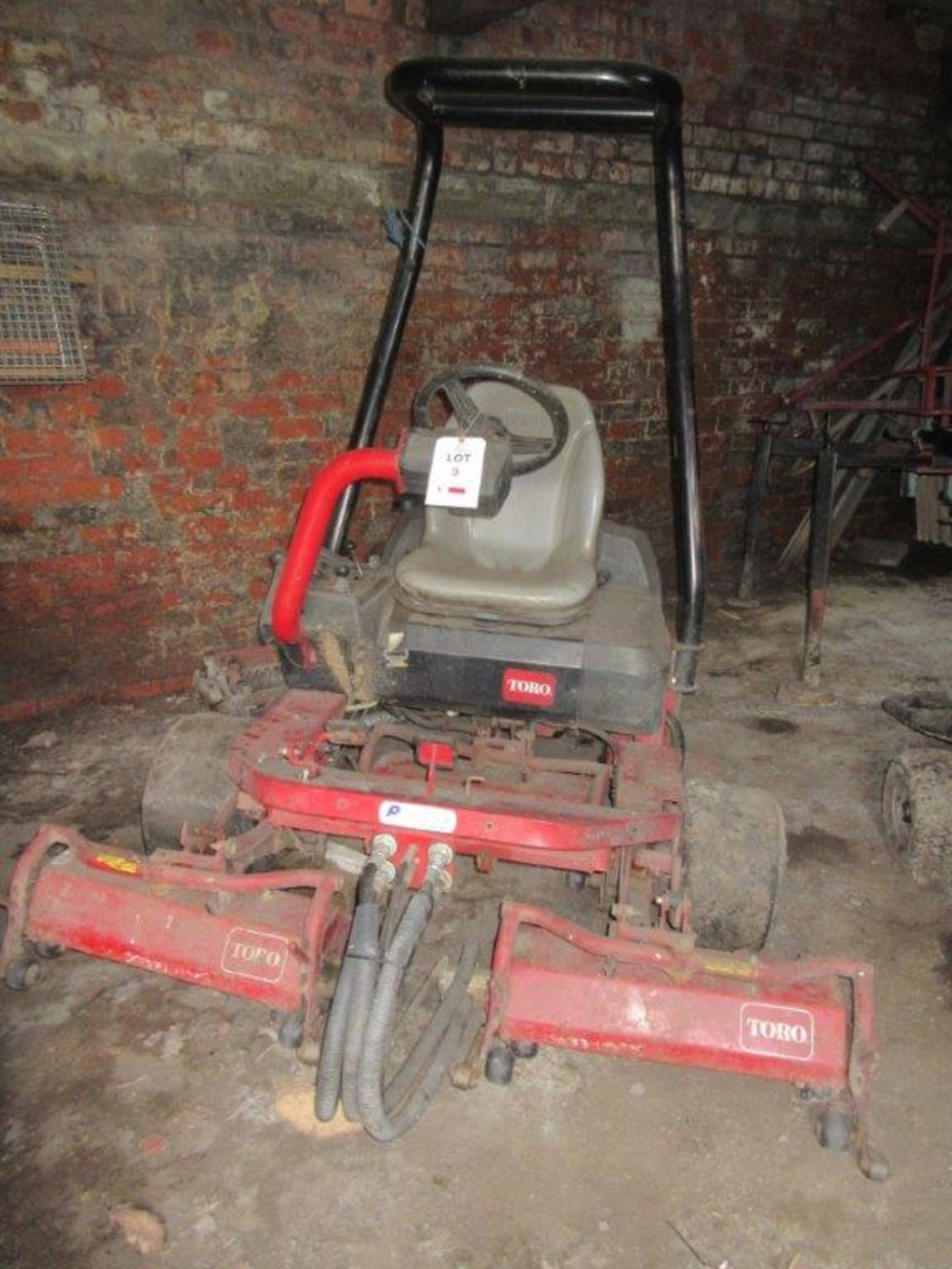 Toro Groundmaster 3250D cylinder mower (2423 hours) - for repair - Image 5 of 5