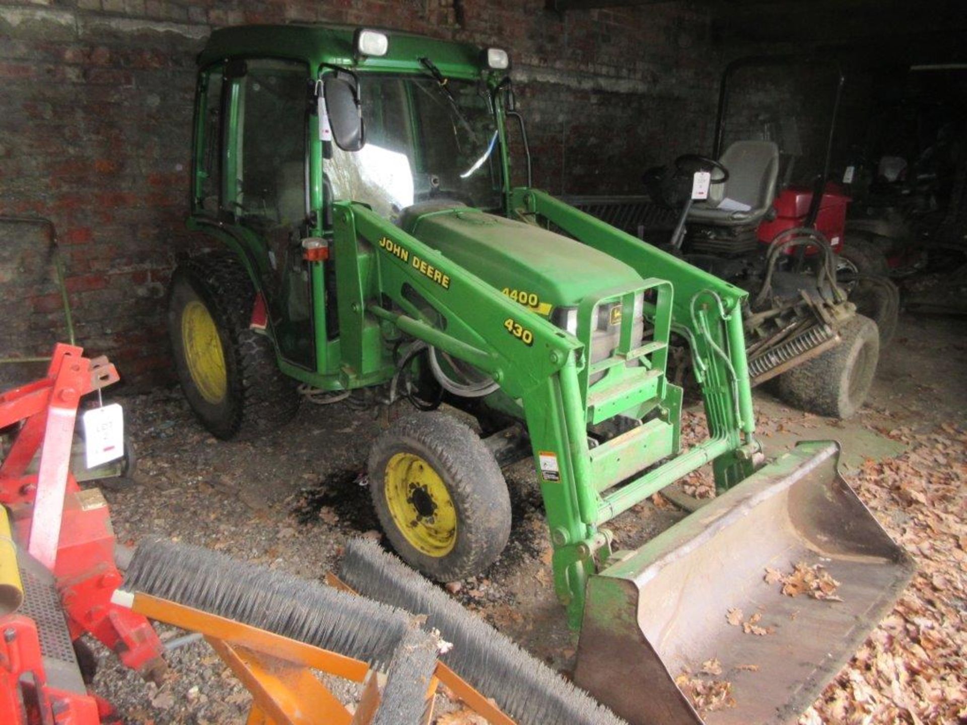 John Deere 4400 compact tractor c/w 430 tractor bucket and F007 cab (4515 hours)