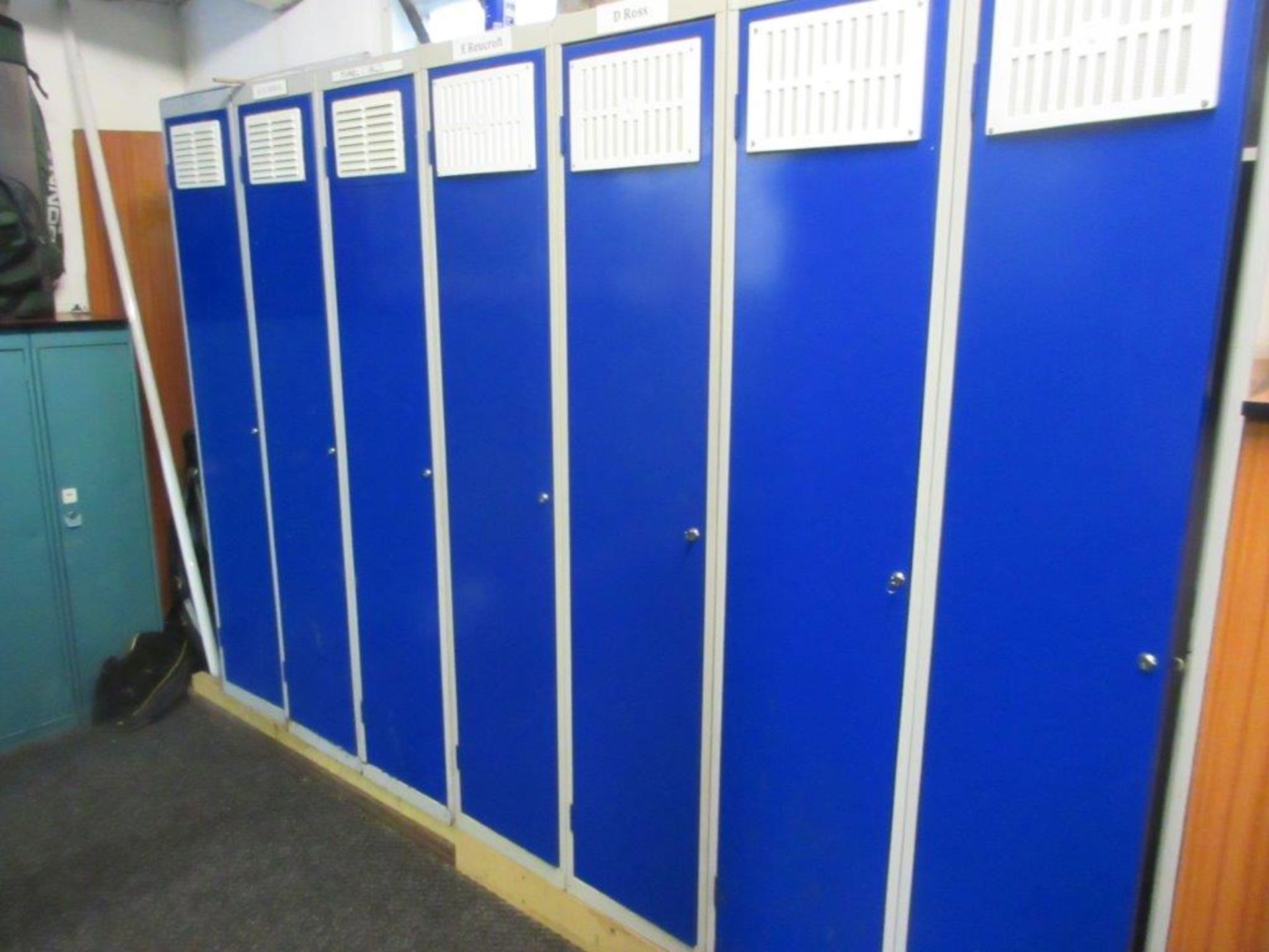 18 x full height steel lockers