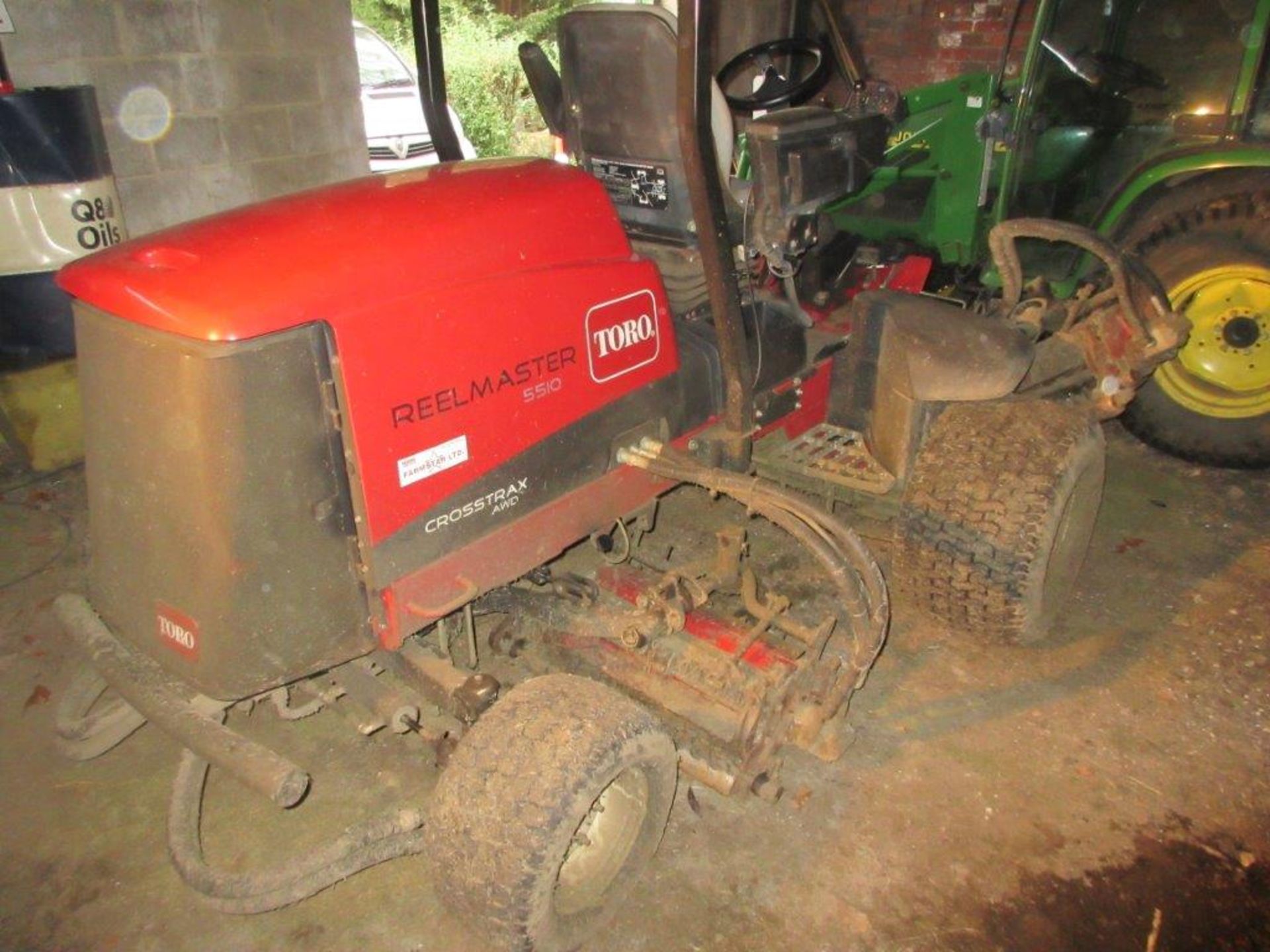 Toro Reelmaster 5510 Crosstrax AWD 3-head cylinder mower (3474 hours) - Image 3 of 9