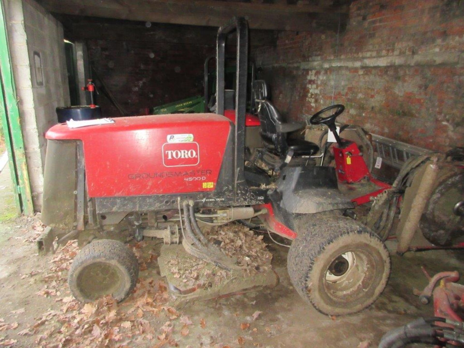 Toro Groundmaster 4500D 4WD 3-head rotary mower (3925 hours) - Image 6 of 7