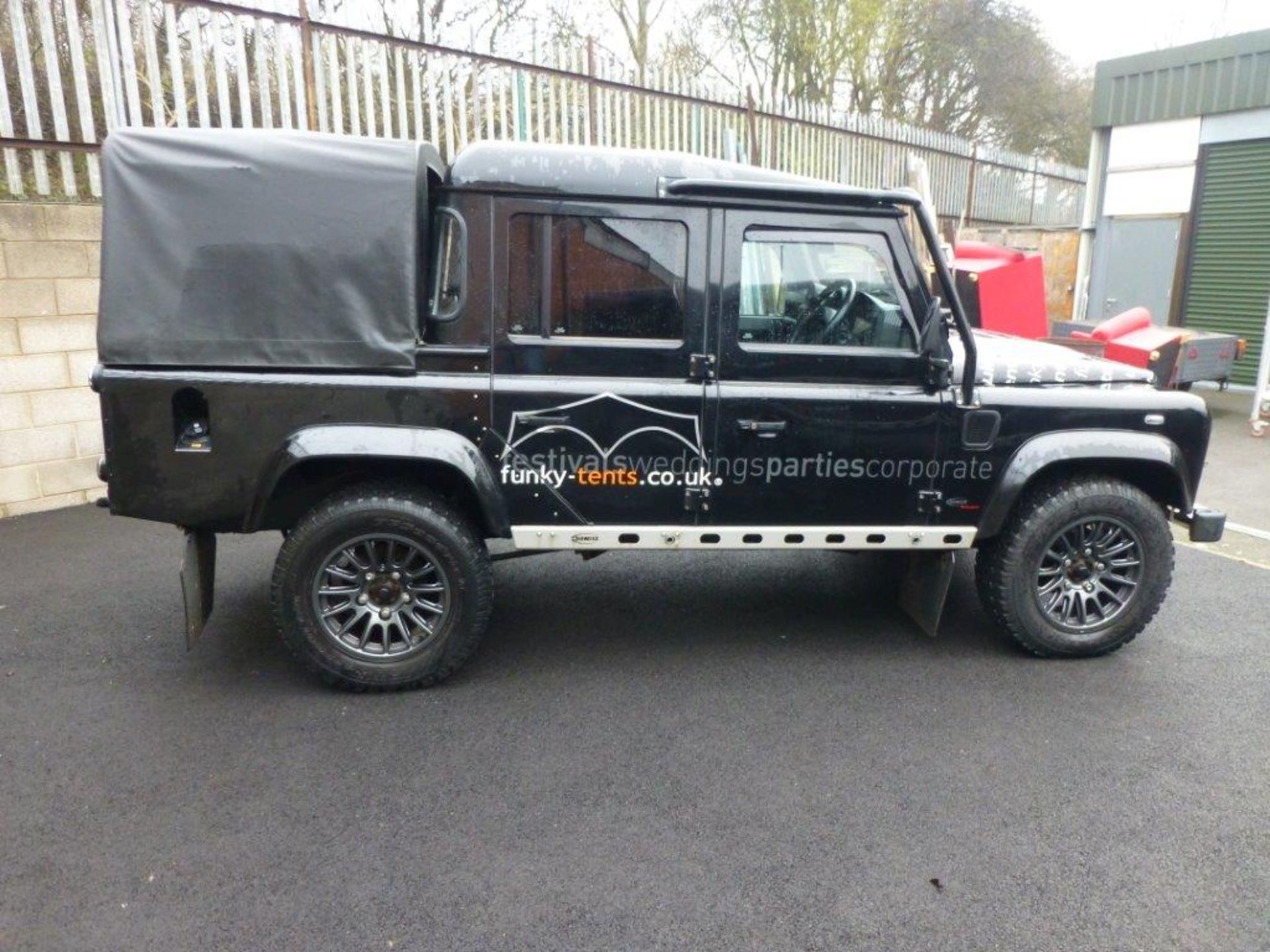 Land Rover Defender 110 XS Bowler double cab pickup TDCi (2.2). Reg no. T9 FNK. Reg. date 23/03/ - Image 4 of 13