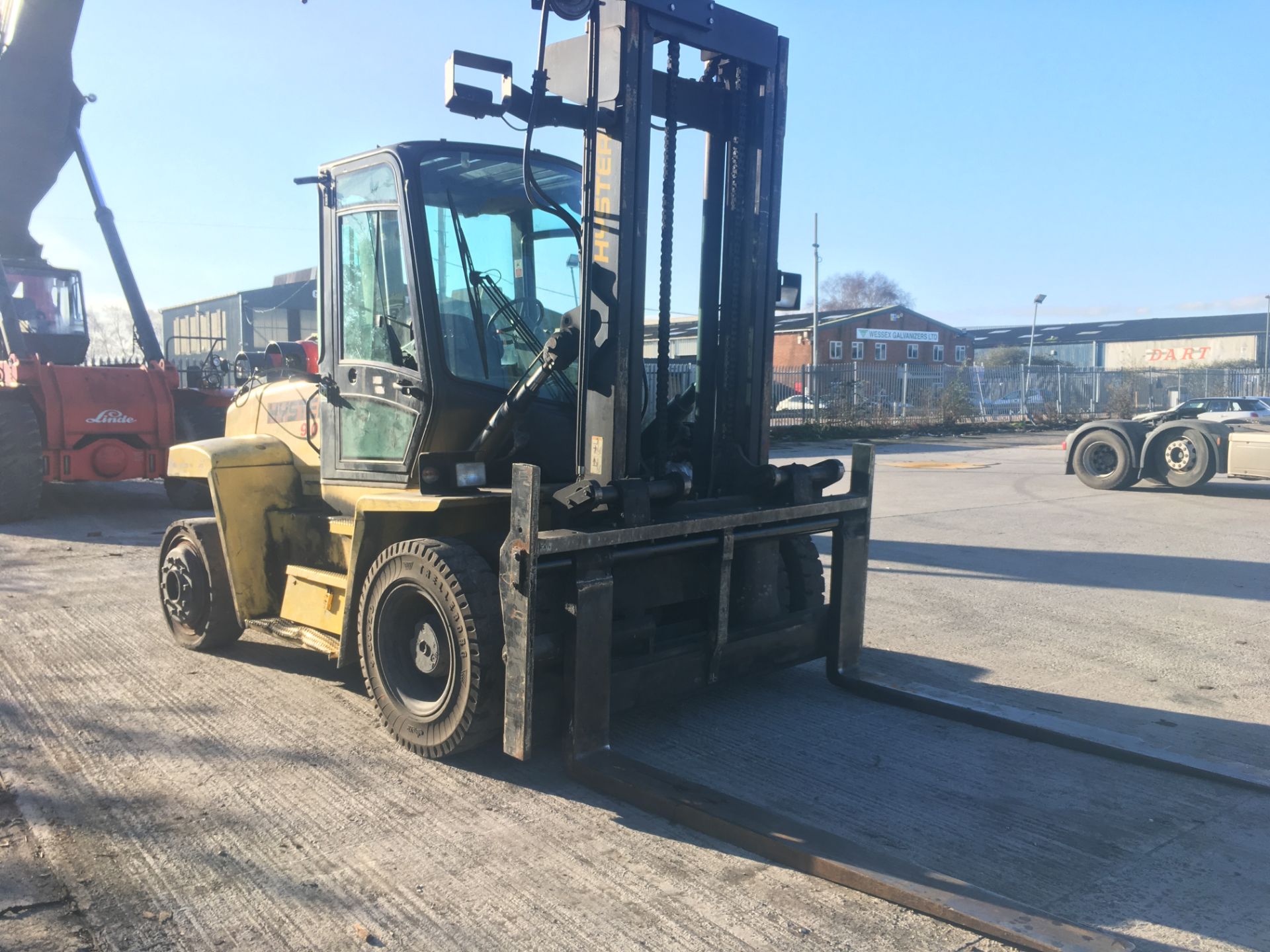 Hyster H9.00XM forklift truck, 9 ton capacity, Serial no: D004D0G0754, YOM: 2000, Usage: 5,000 - Image 2 of 23