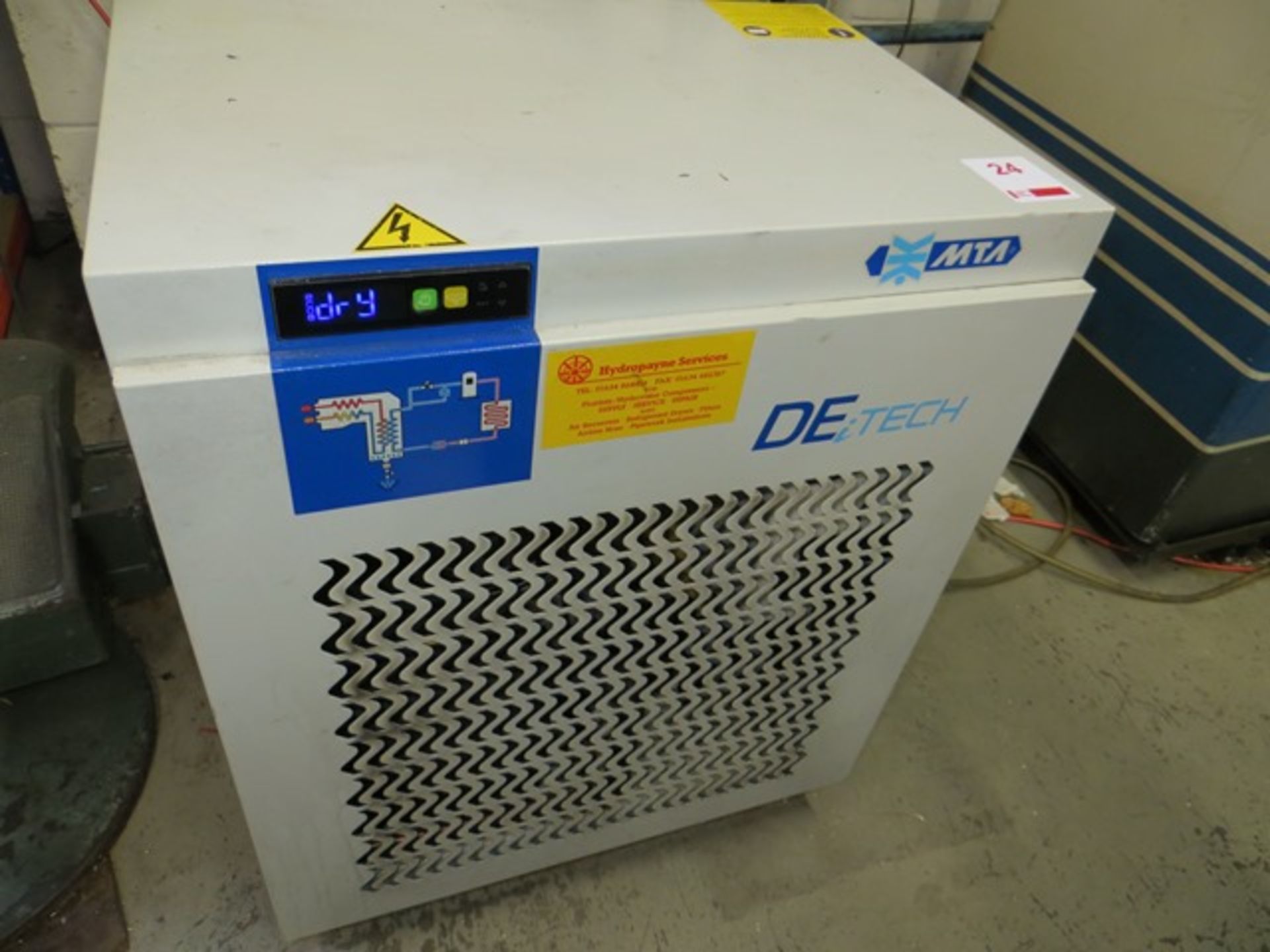 MTA DEiT 050 air dryer/oil/water separator. Year: 2014 Serial no. 220237167. *A work Method