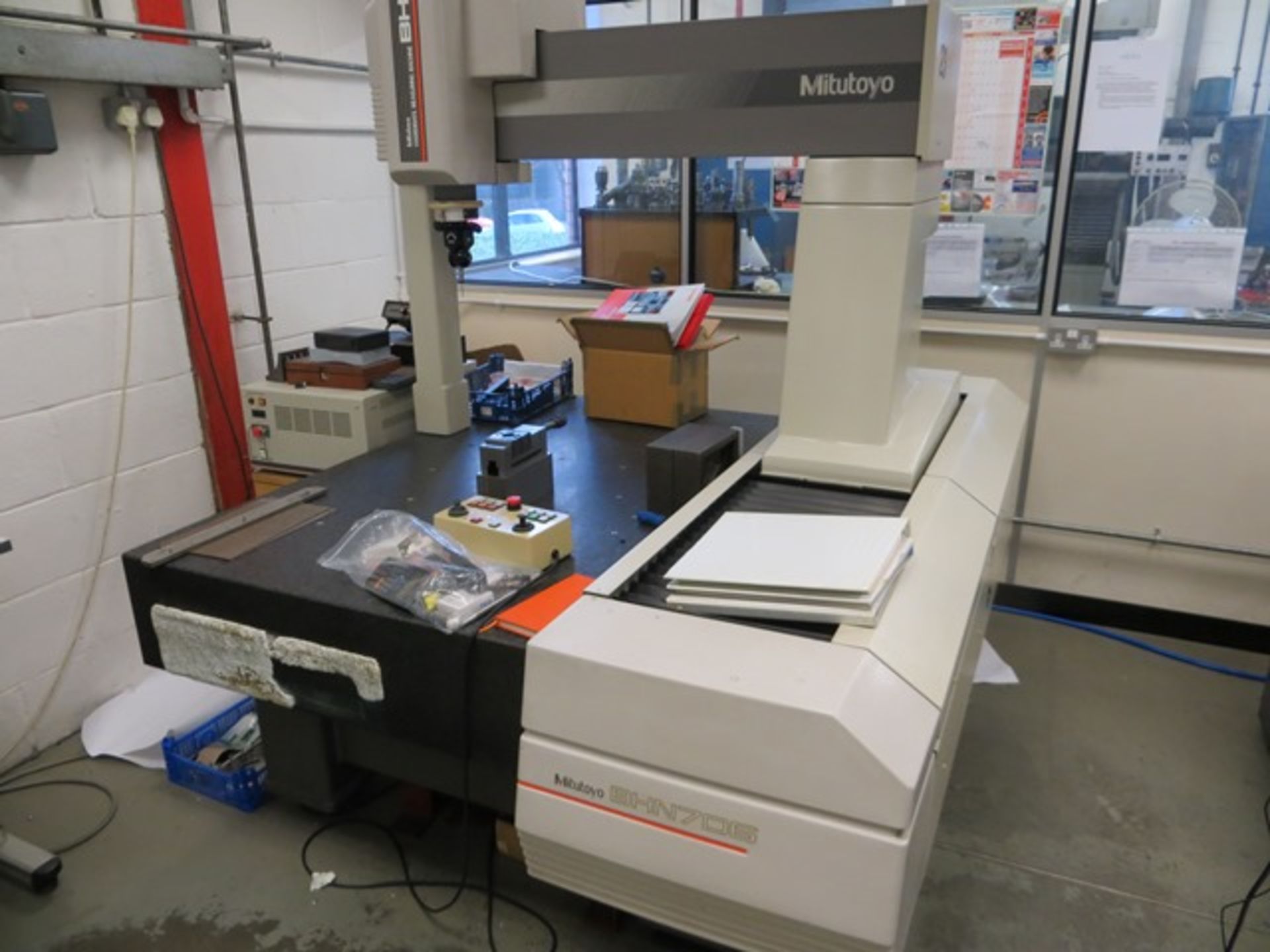 Mitutoyo CHN706 co-ordinate measuring machine Serial no. N92110071/008103103 c/w Mitutoyo CMMC35