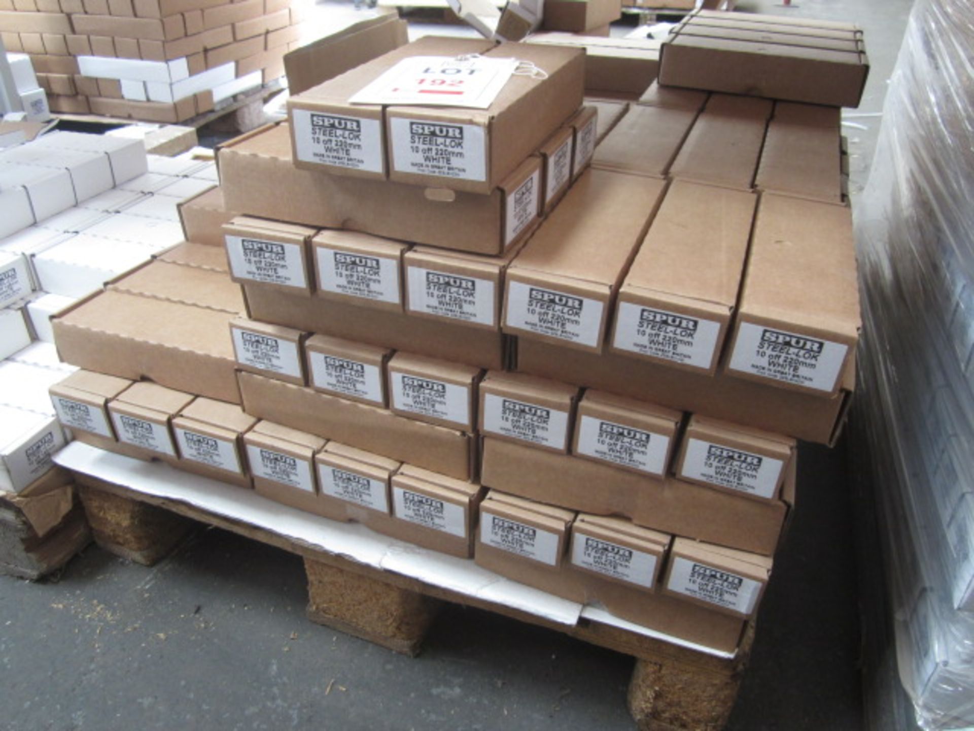 Contents of pallet to include Spur Steel-Lok 220mm white bracket. (Please note: this lot must be - Image 2 of 2