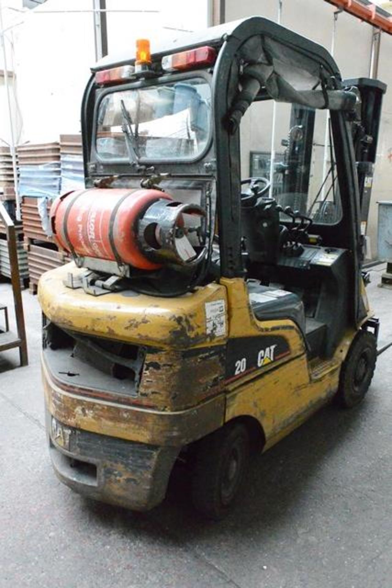 Caterpillar 20 LPG ride on triple mast forklift truck, model GP20CN, serial no 34L60048 (2004), - Bild 4 aus 8