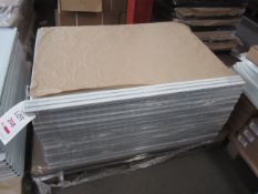 Contents of 1 pallet to include Spur 1000mm, 1700mm, 1200mm uprights (white). (Please note: