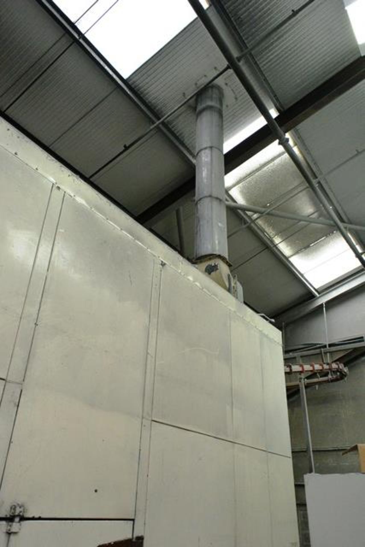 Thorid throughfeed 2-pass curing oven, approx dimensions 10 x 3m, with roof mounted fans and... - Image 4 of 8