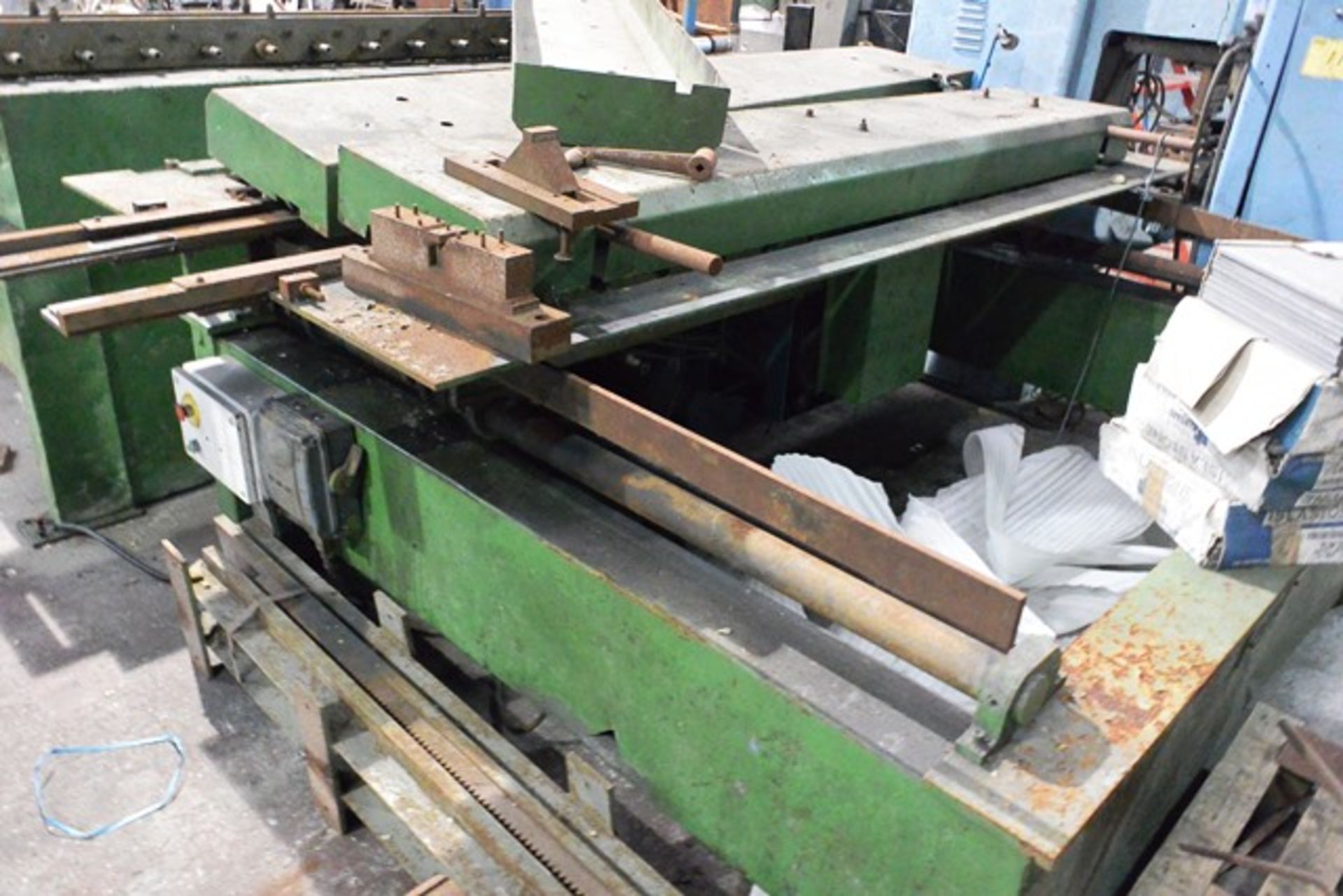 Two Atkin / Oliver adjustable horizontal through feed roll formers, model Flexi Belt, serial nos: - Bild 5 aus 5