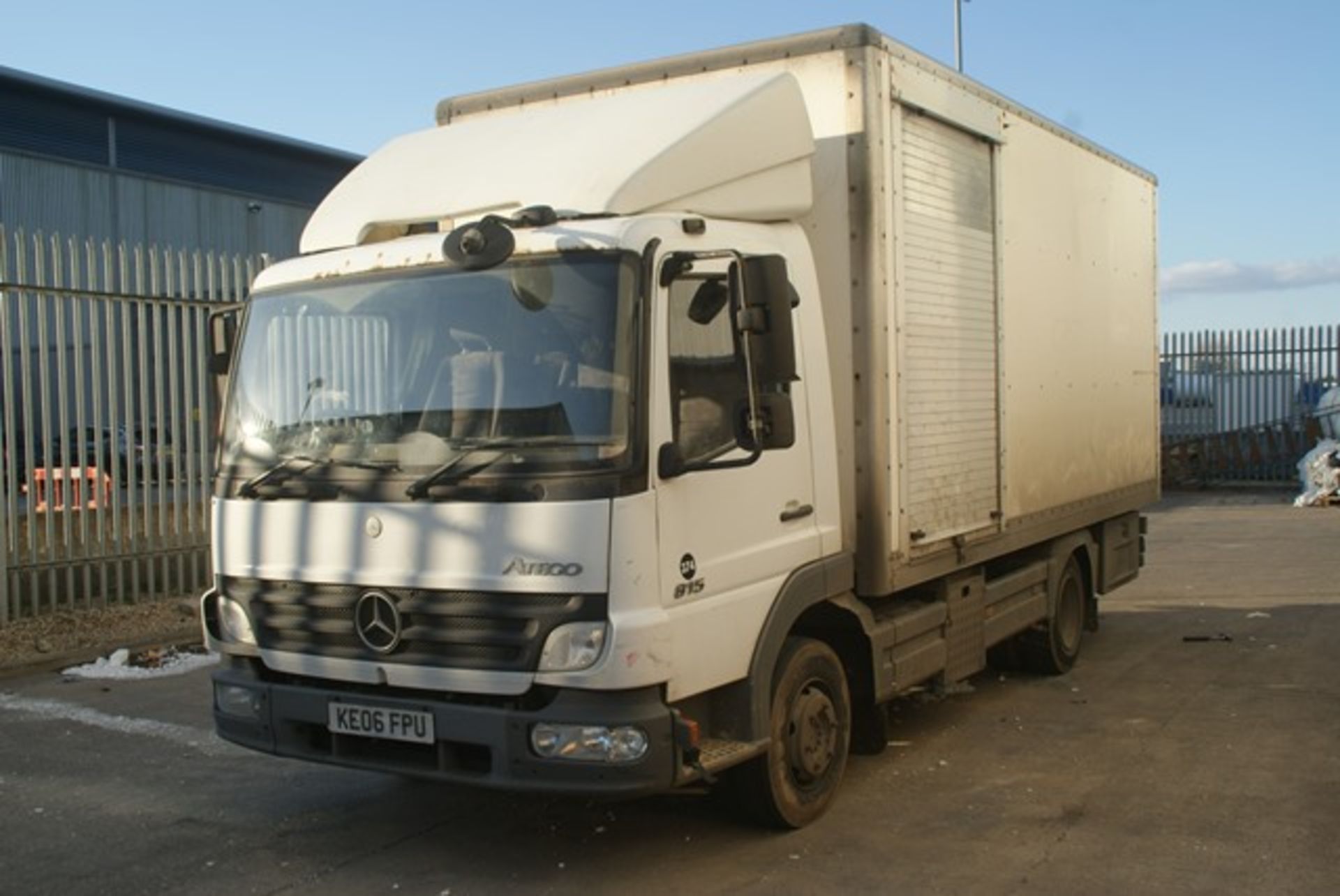 Mercedes 2 axle rigid box van HGV 4250cc, DOR 1/7/2006, MOT exp 30/6/20, Reg No KE06FPU, 618678 kms - Image 2 of 5