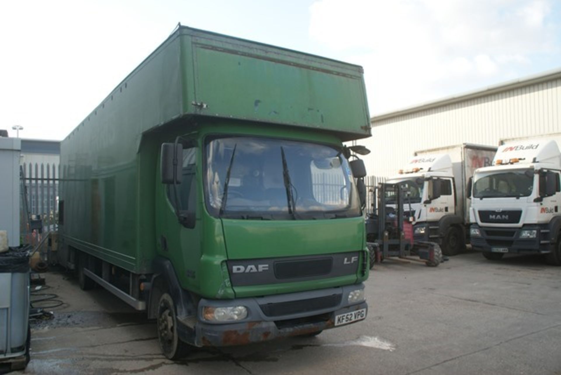 DAF FA LF45.150 2 axle rigid body luton van HGV, DOR 10/10/2002, MOT exp 31/10/20, Reg No KF52VPG, - Image 2 of 3