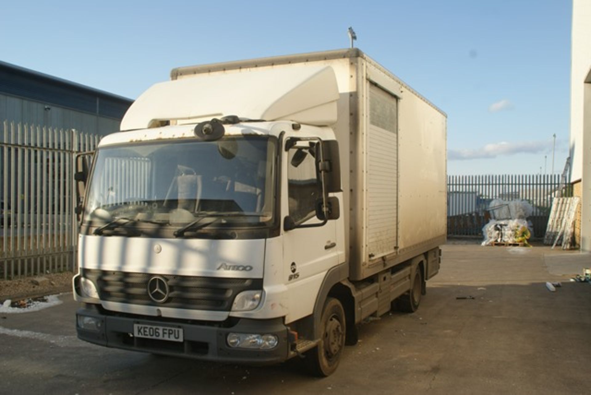 Mercedes 2 axle rigid box van HGV 4250cc, DOR 1/7/2006, MOT exp 30/6/20, Reg No KE06FPU, 618678 kms