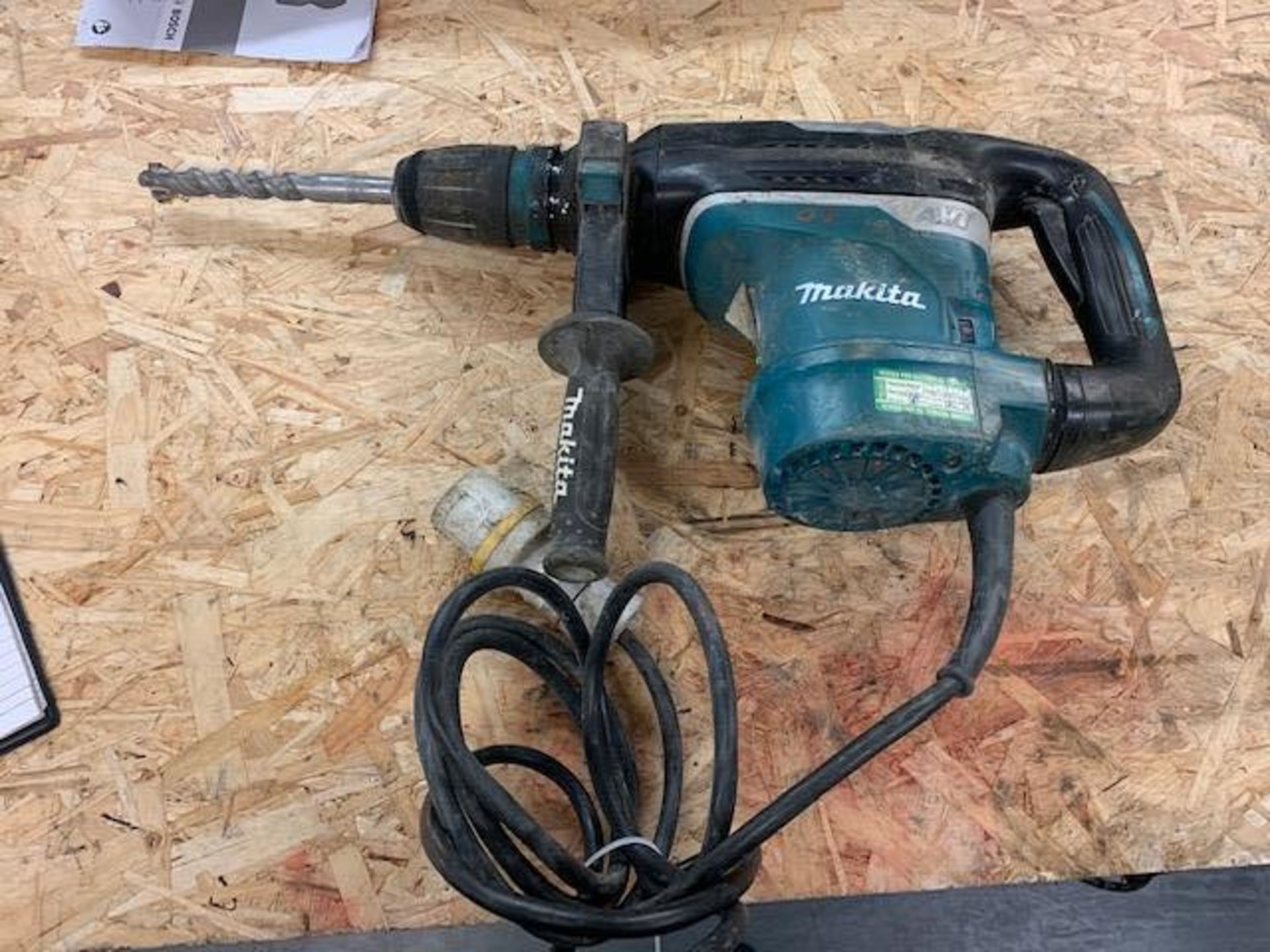 Makita HR4013c 110v SDS Max rotary hammer drill - Image 2 of 2