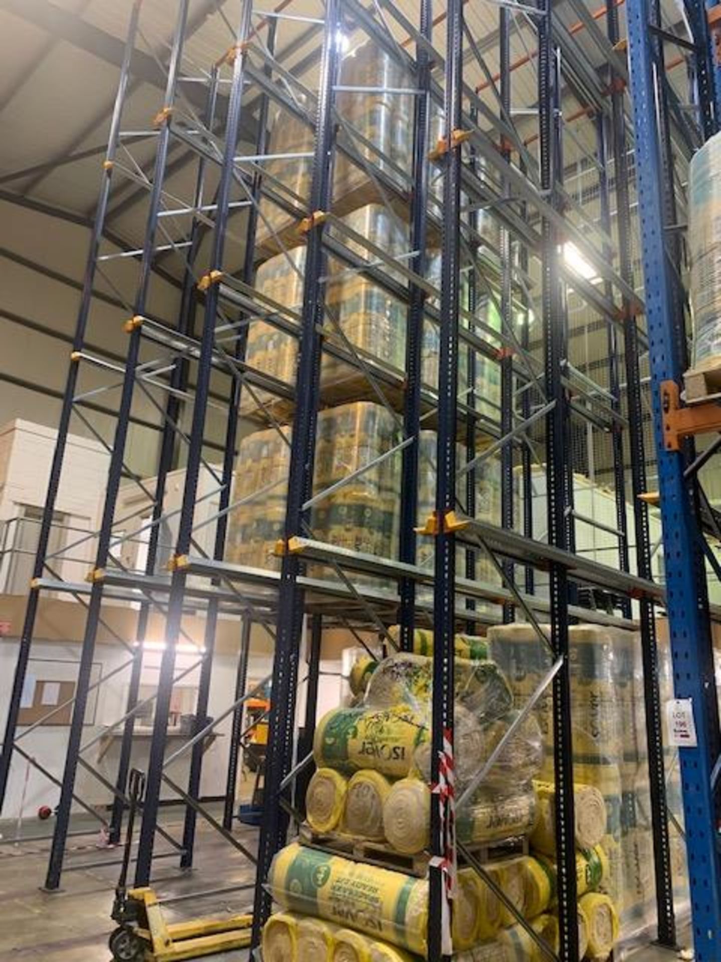 5 Bays of drive in racking 5 pallets deep. Consists of: 30 uprights approx. 10Meters. 30 Pallet - Bild 2 aus 4
