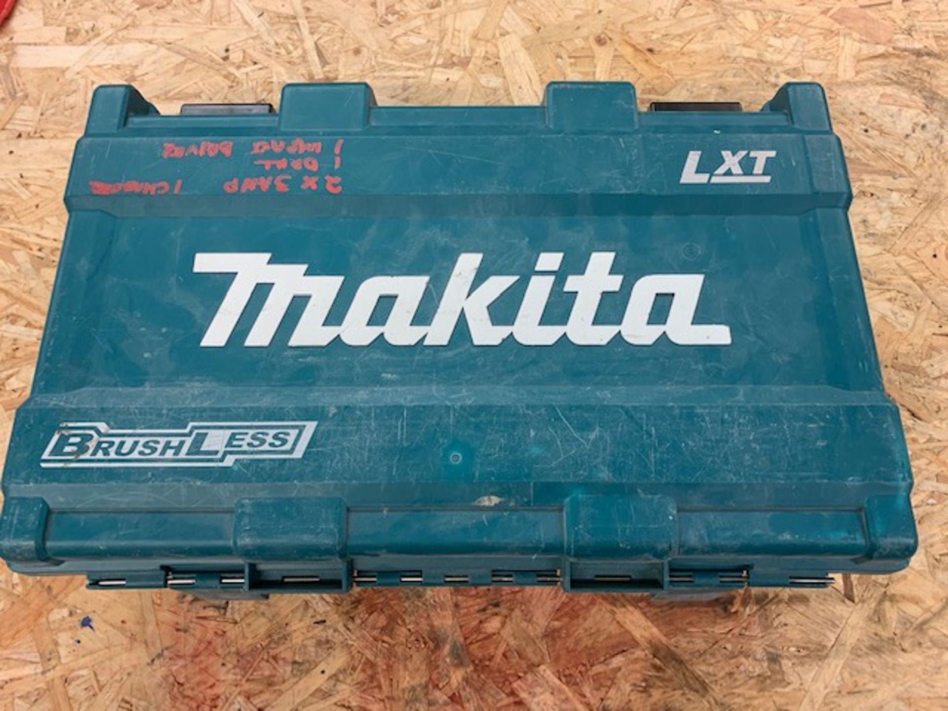 Makita combi drill set. 1x DHP483 drill, 1x DTD155 impact driver 2x3.0ah lithium batteries, 1 x - Image 2 of 2
