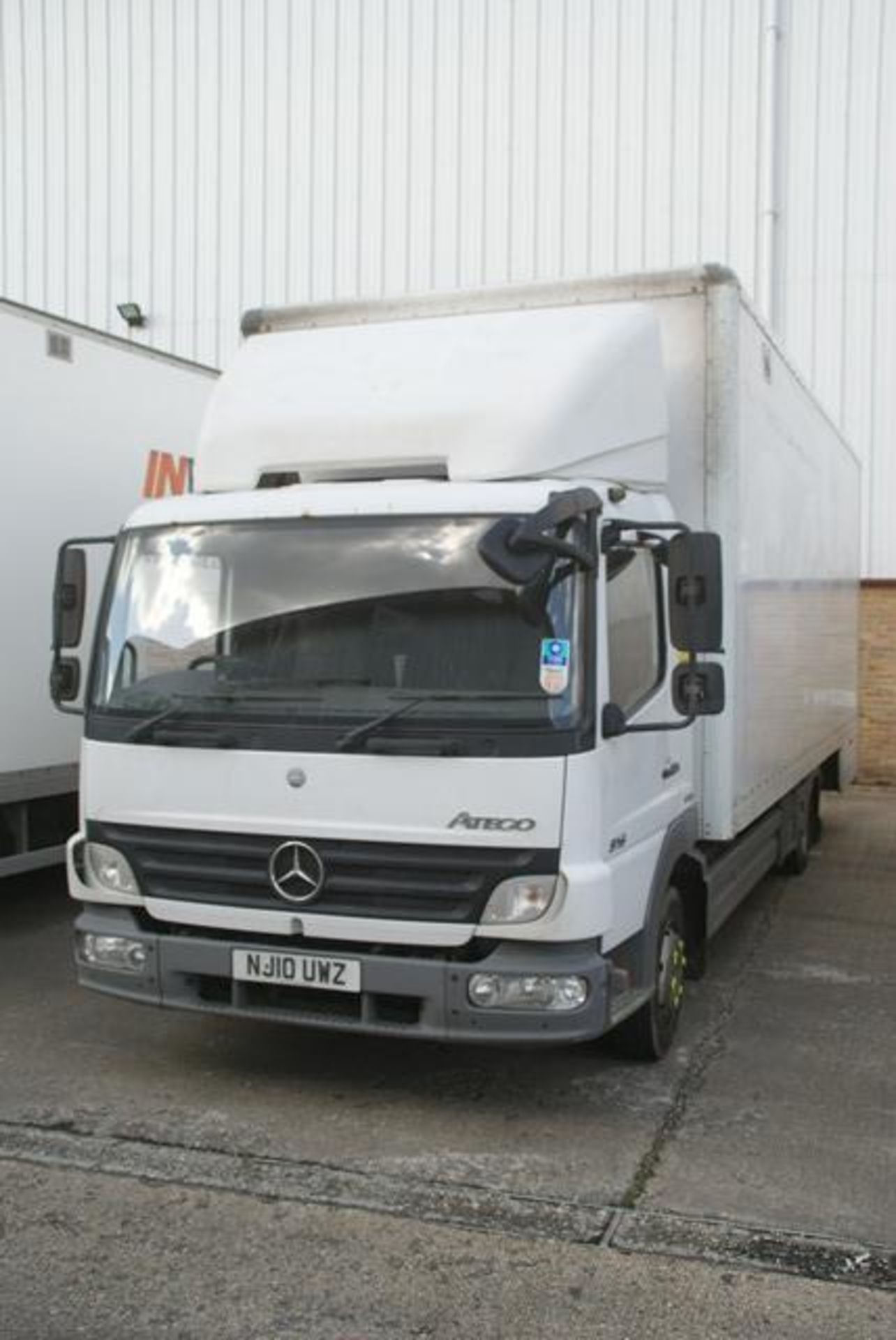 Mercedes Atego 816 2 axle rigid body Luton van HGV 4250cc, DOR 30/03/2010 MOT exp 30/04/2020, Reg No - Image 2 of 4