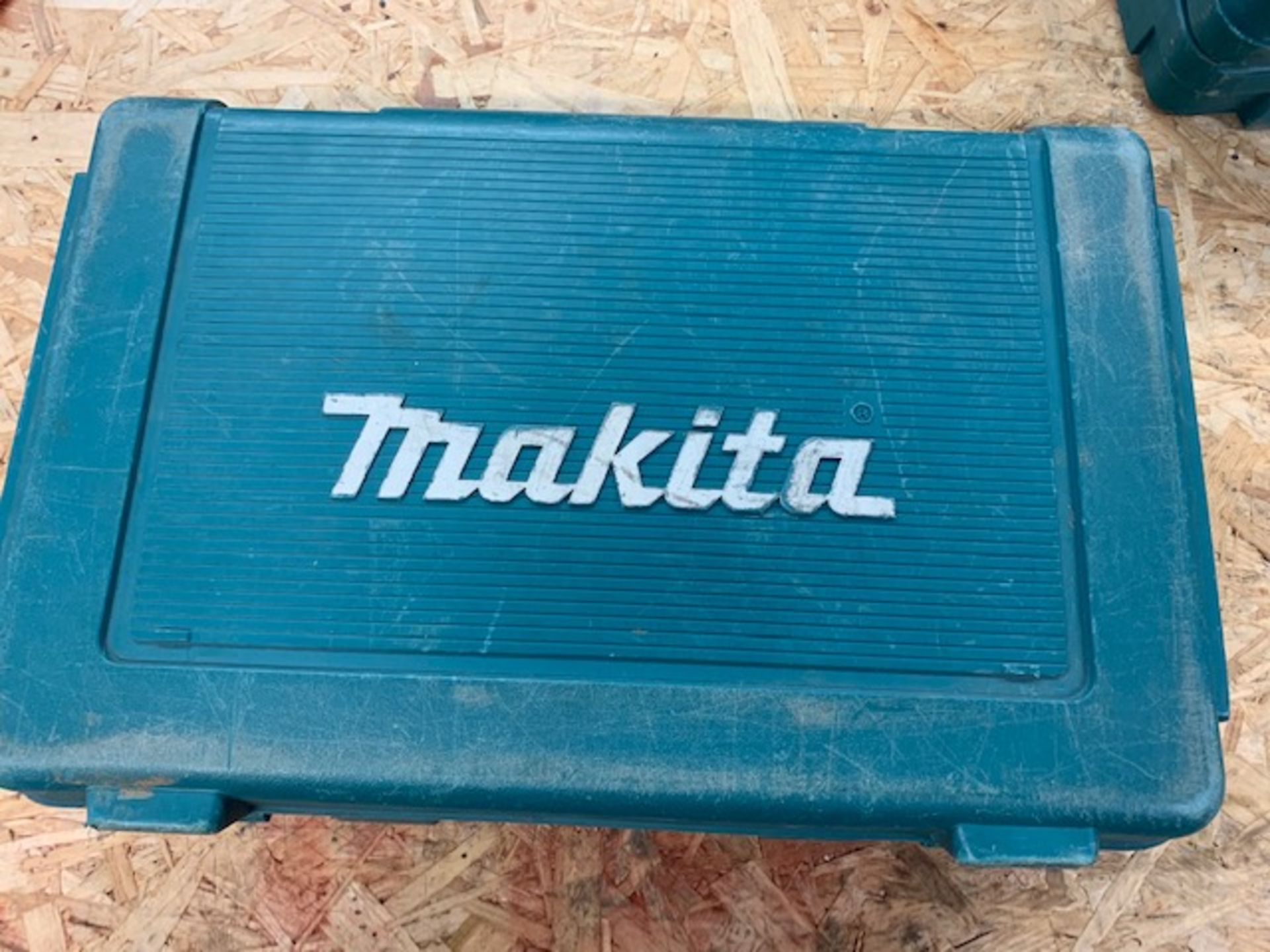 Makita 839/D cordless drill c/w 3 batteries & charger 240v & carry case - Image 2 of 2