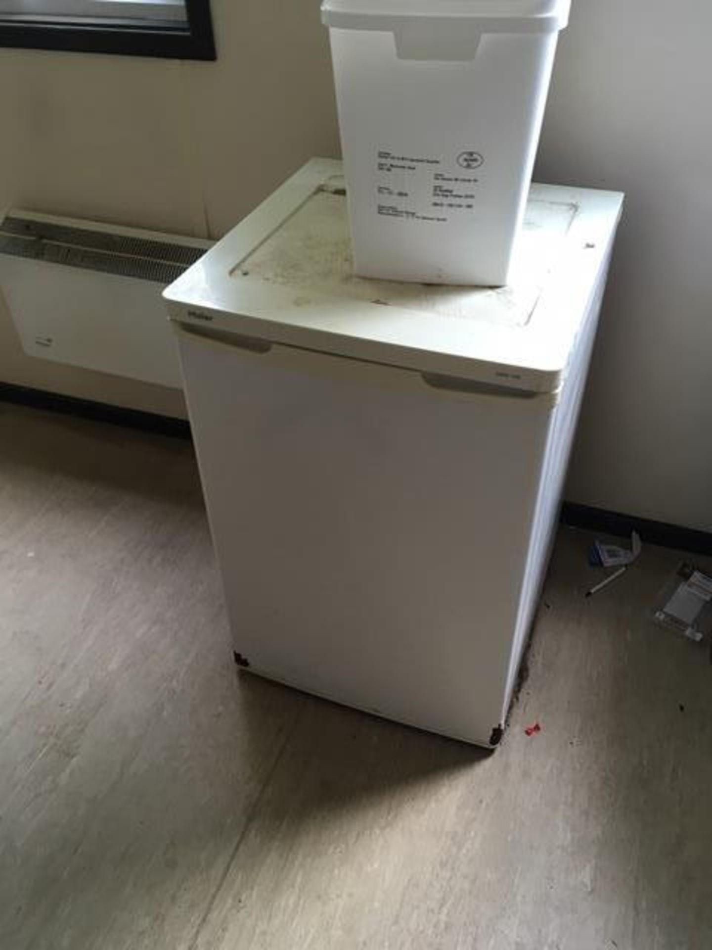 Loose contents of snack/kitchen area incl. table, chairs, kettle, fridge, etc. - Image 4 of 5