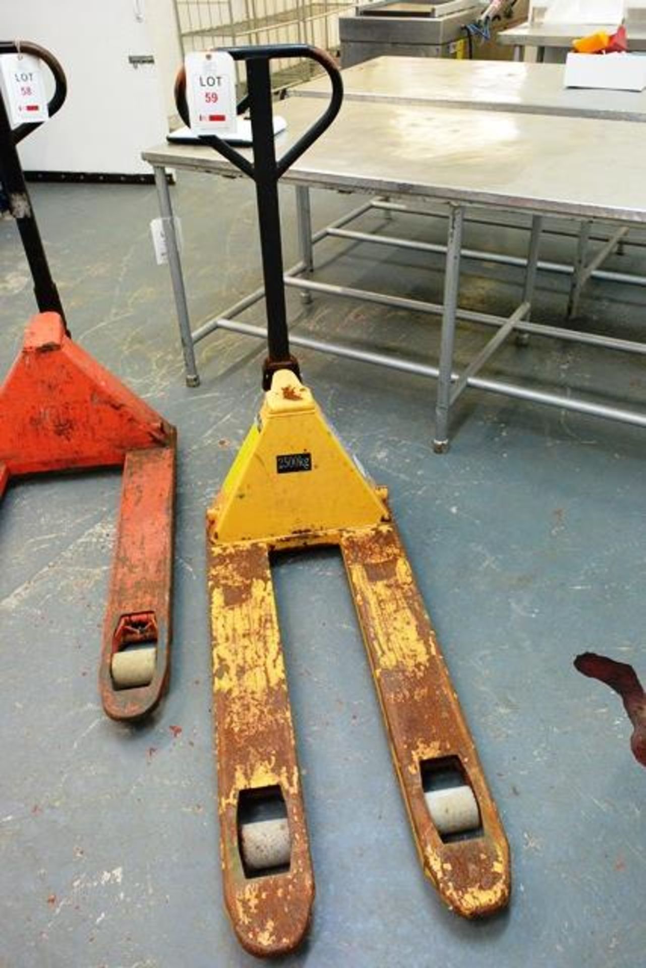 Pallet truck