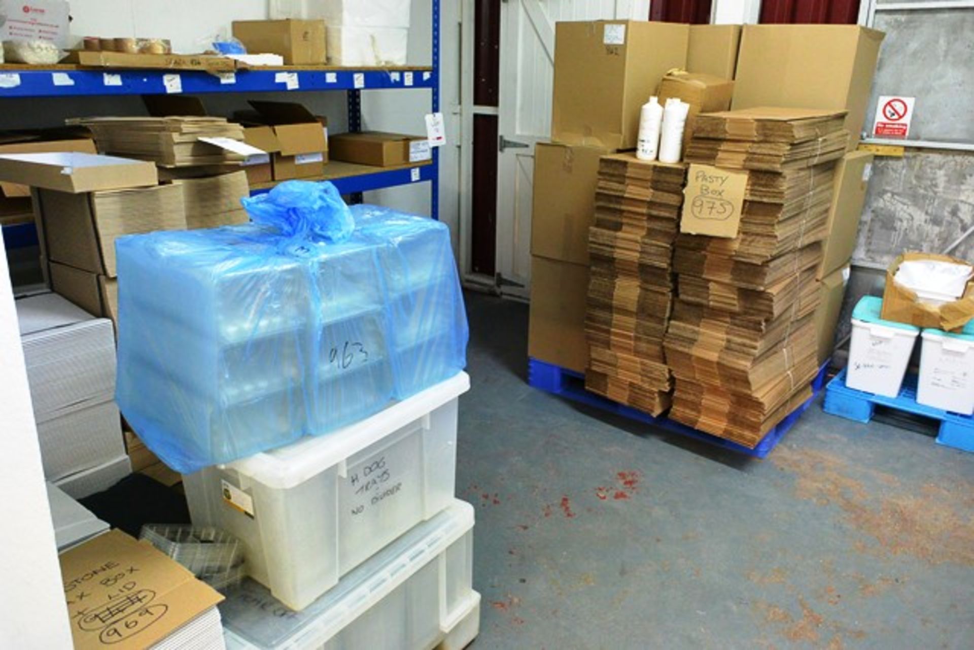 Quantity of cardboard/plastic packaging (as lotted)