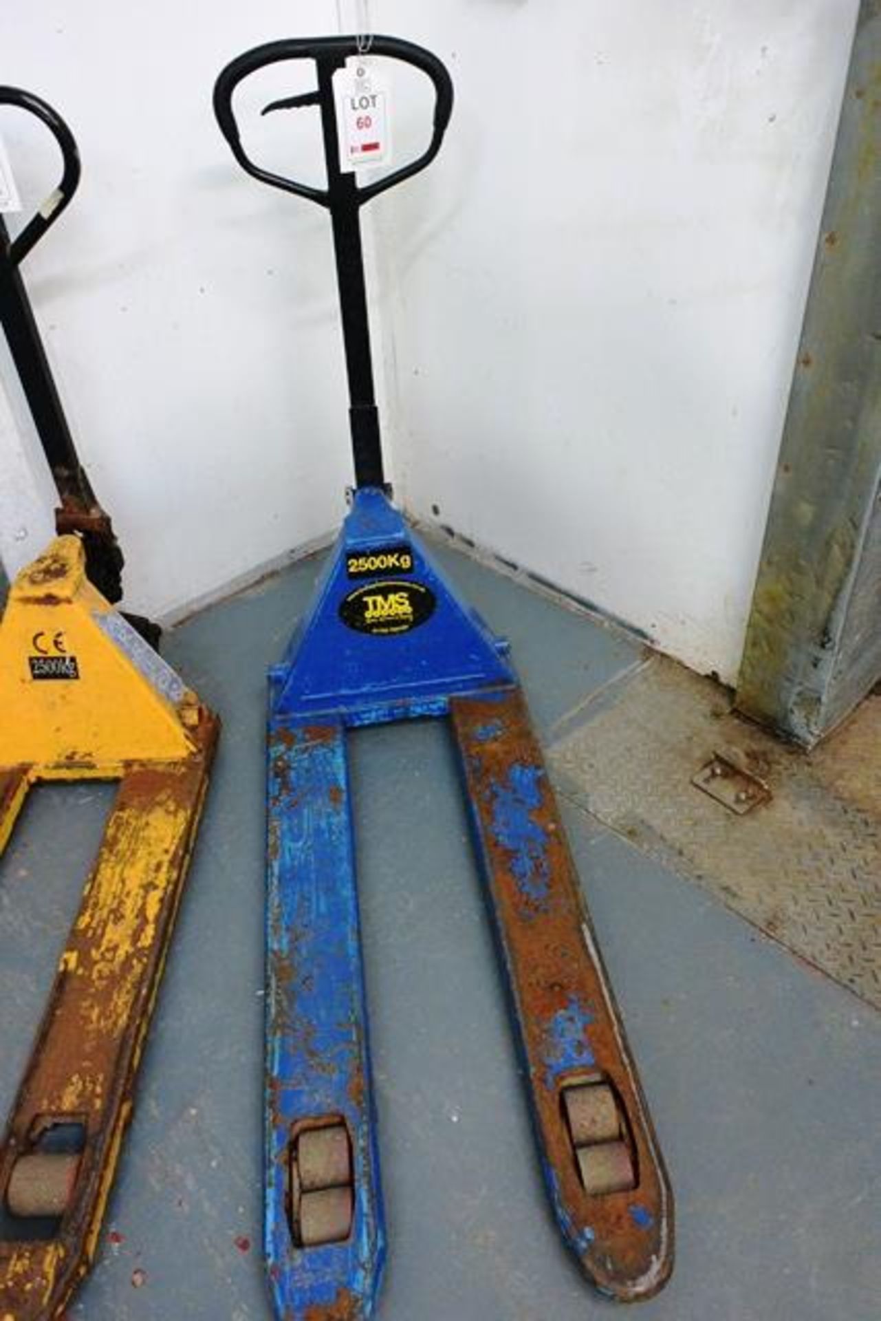 Pallet truck