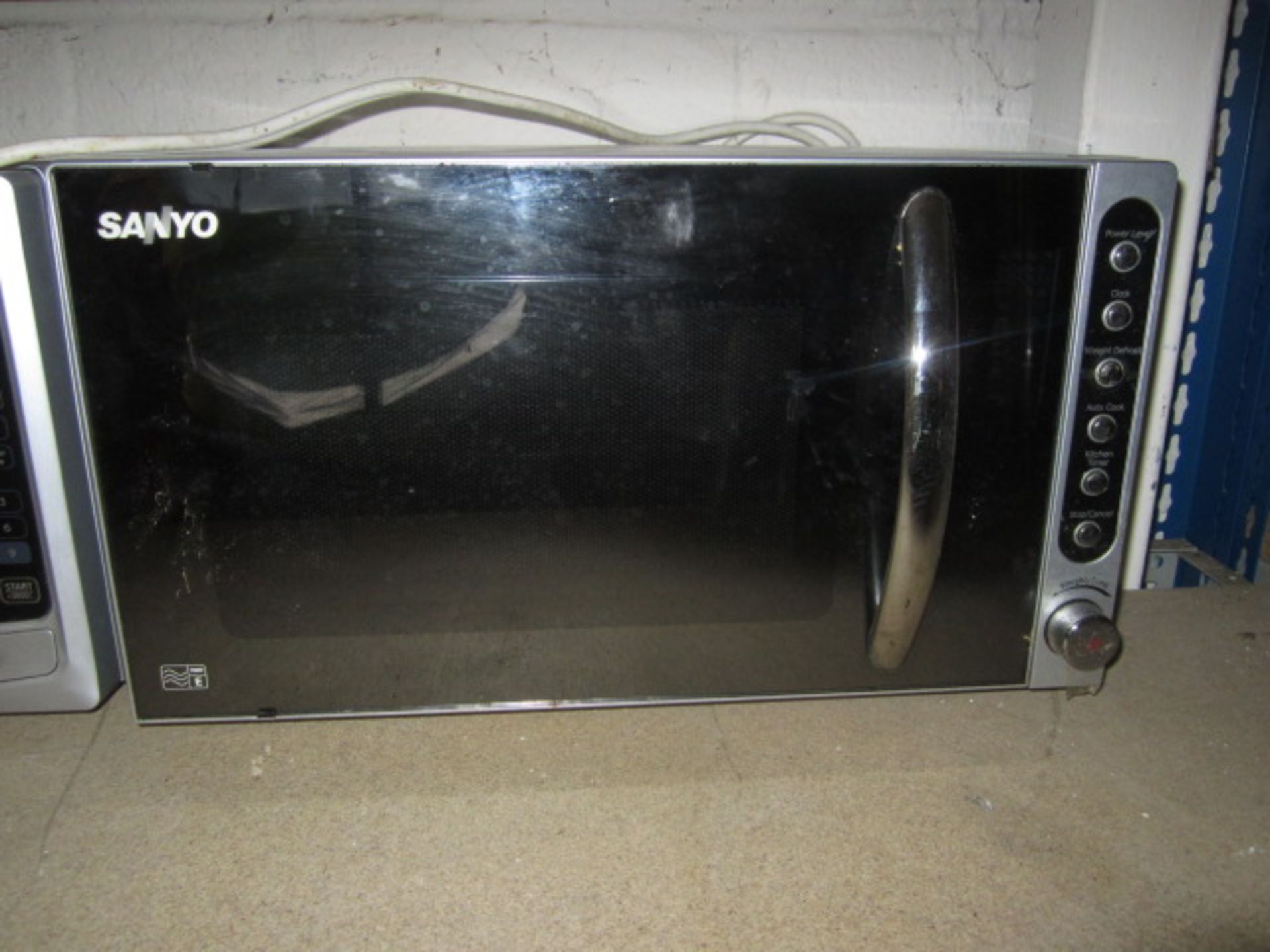 3 x assorted microwaves ( 2 x working/1 x spares or repairs). Located: AC Interiors, Unit A1, - Image 4 of 4