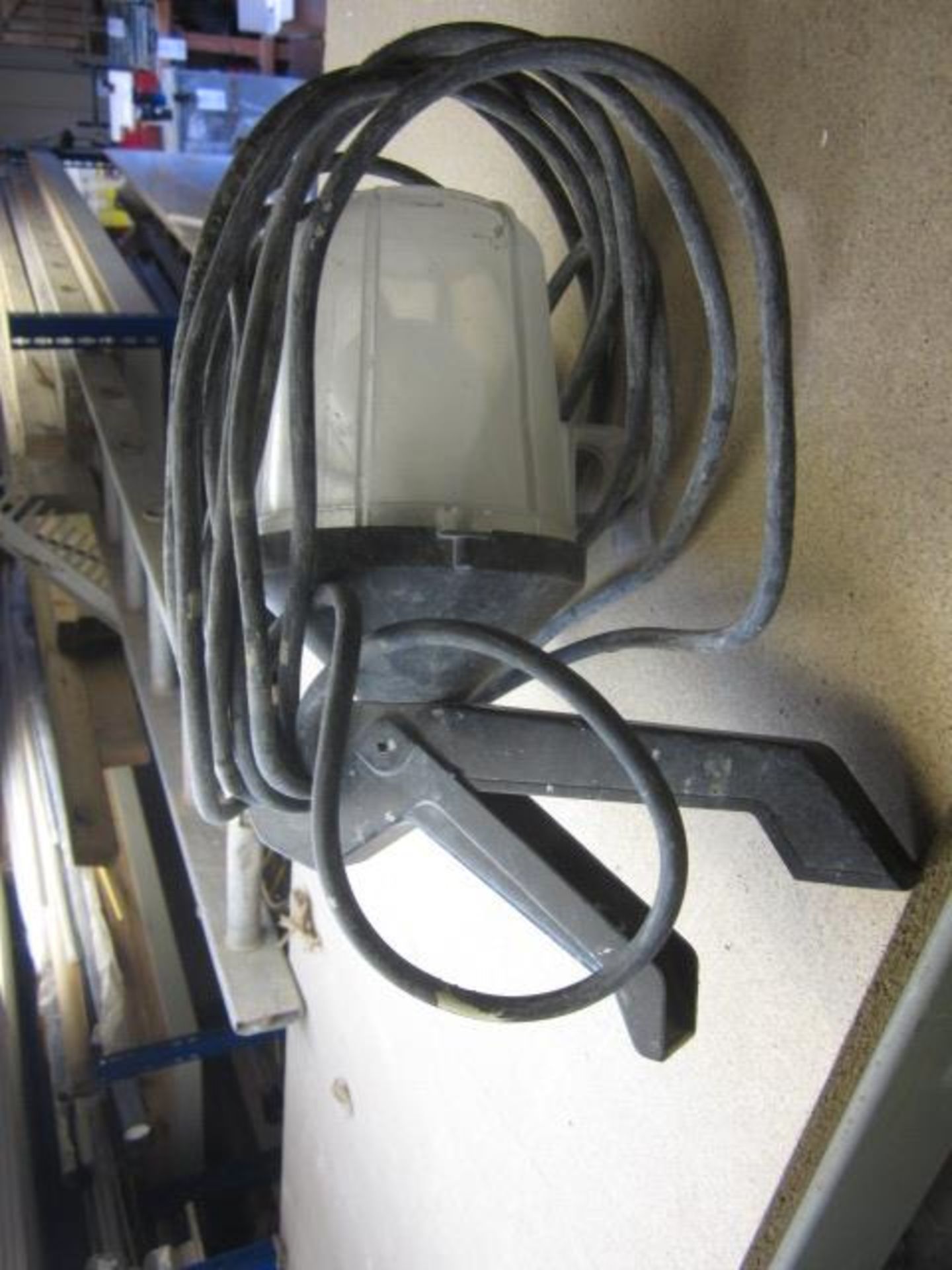 17 x hand inspection lamps, 240v, 2 x clamp hand inspection lamps, 110v. Located: AC Interiors, Unit - Image 2 of 3