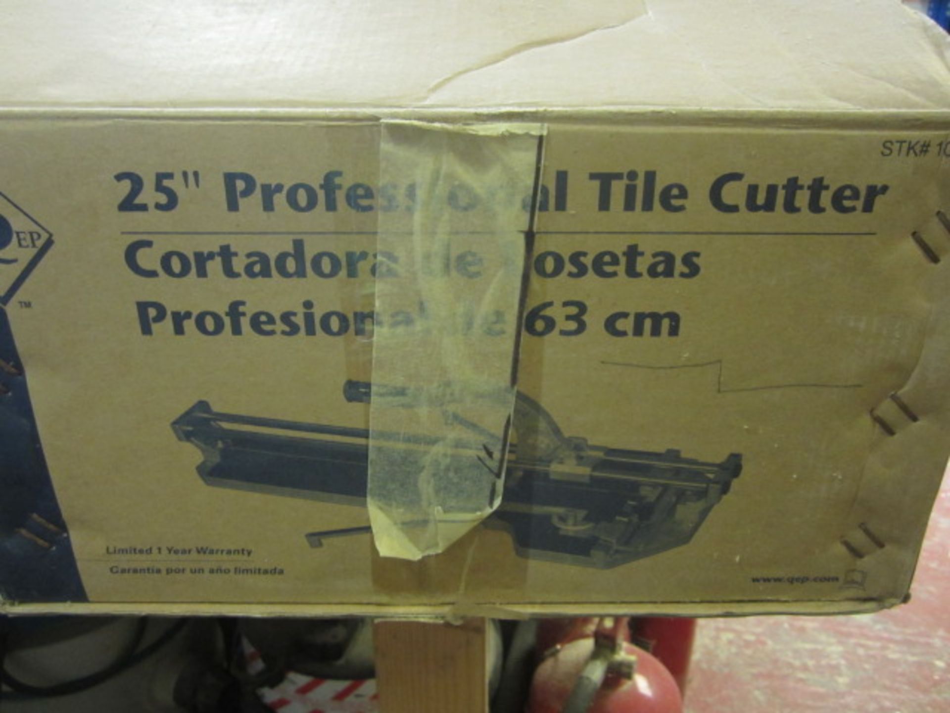 QED 25" professional manual tile cutter, assorted handtools. Located: AC Interiors, Unit A1, - Image 2 of 3