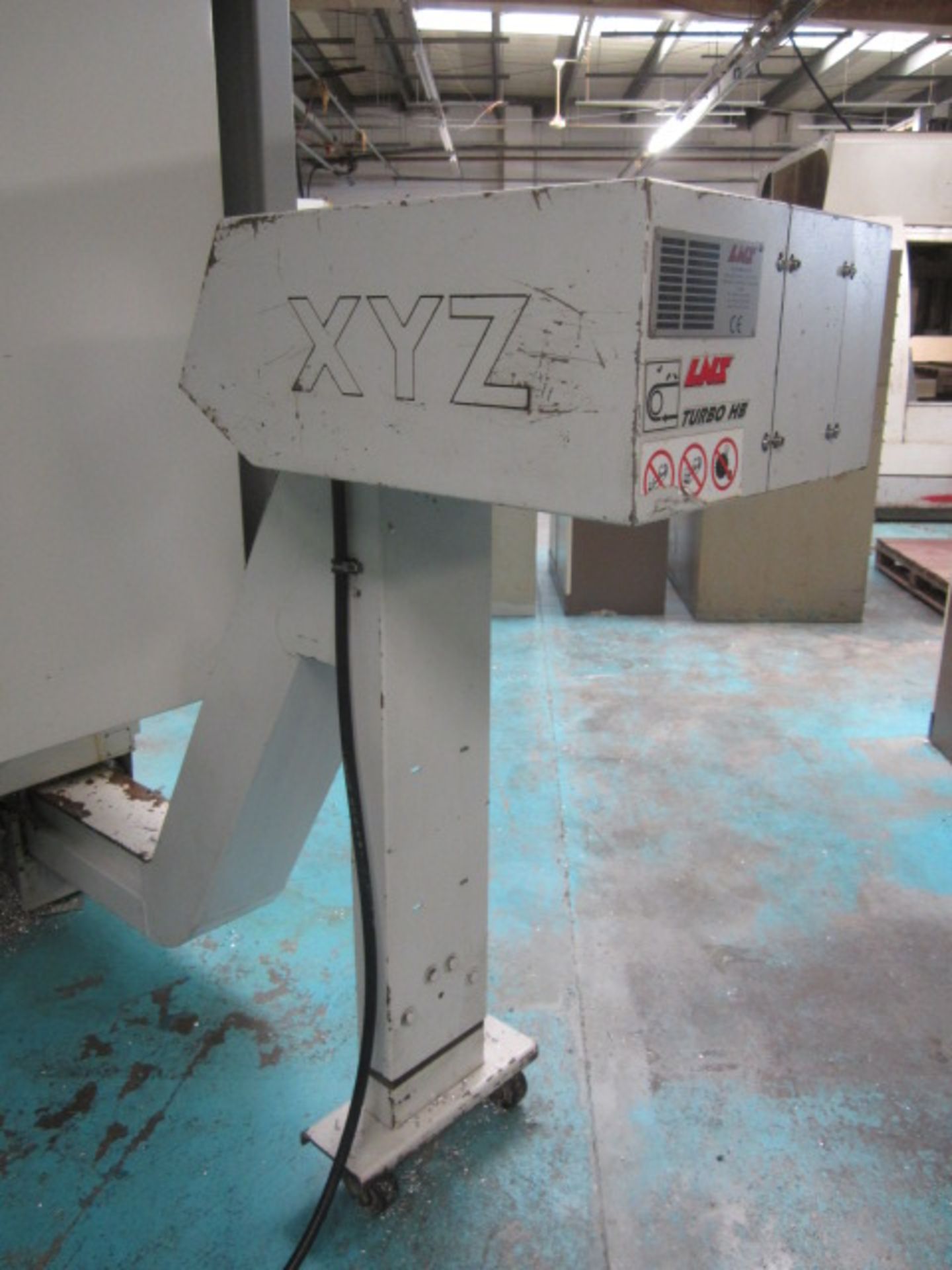 XYZ 1500 VMC-1510 CNC vertical machining centre, serial no: V11060001 (2012), Siemens Sinumerik 828D - Image 3 of 11