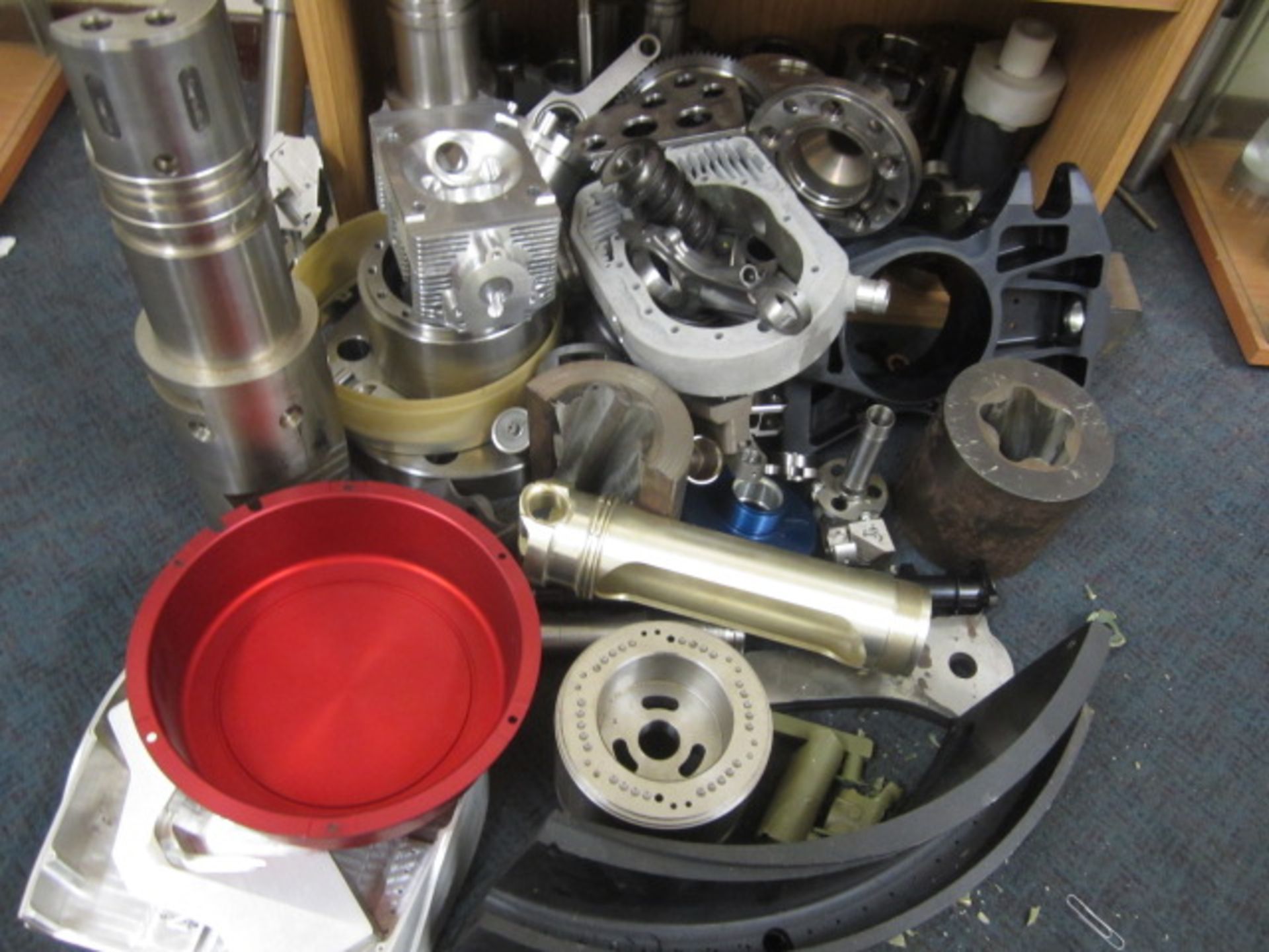 Quantity of assorted machine parts/scrap (as lotted) - Image 4 of 5